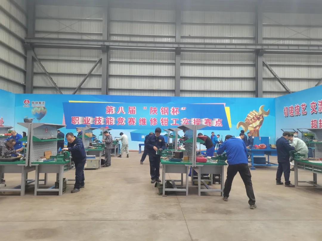 聚人才 育英才 提升企業(yè)核心競爭力 聚人才 育英才 提升企業(yè)核心競爭力