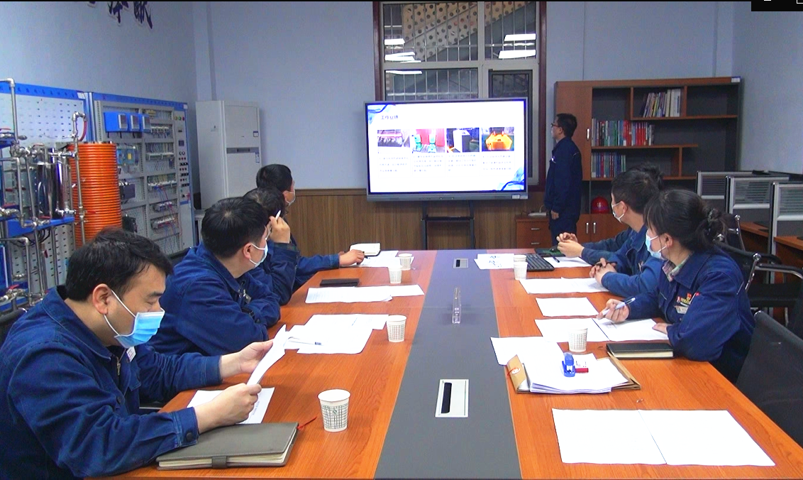 以“三個注重”為著力點 抓好人才隊伍建設 以“三個注重”為著力點 抓好人才隊伍建設