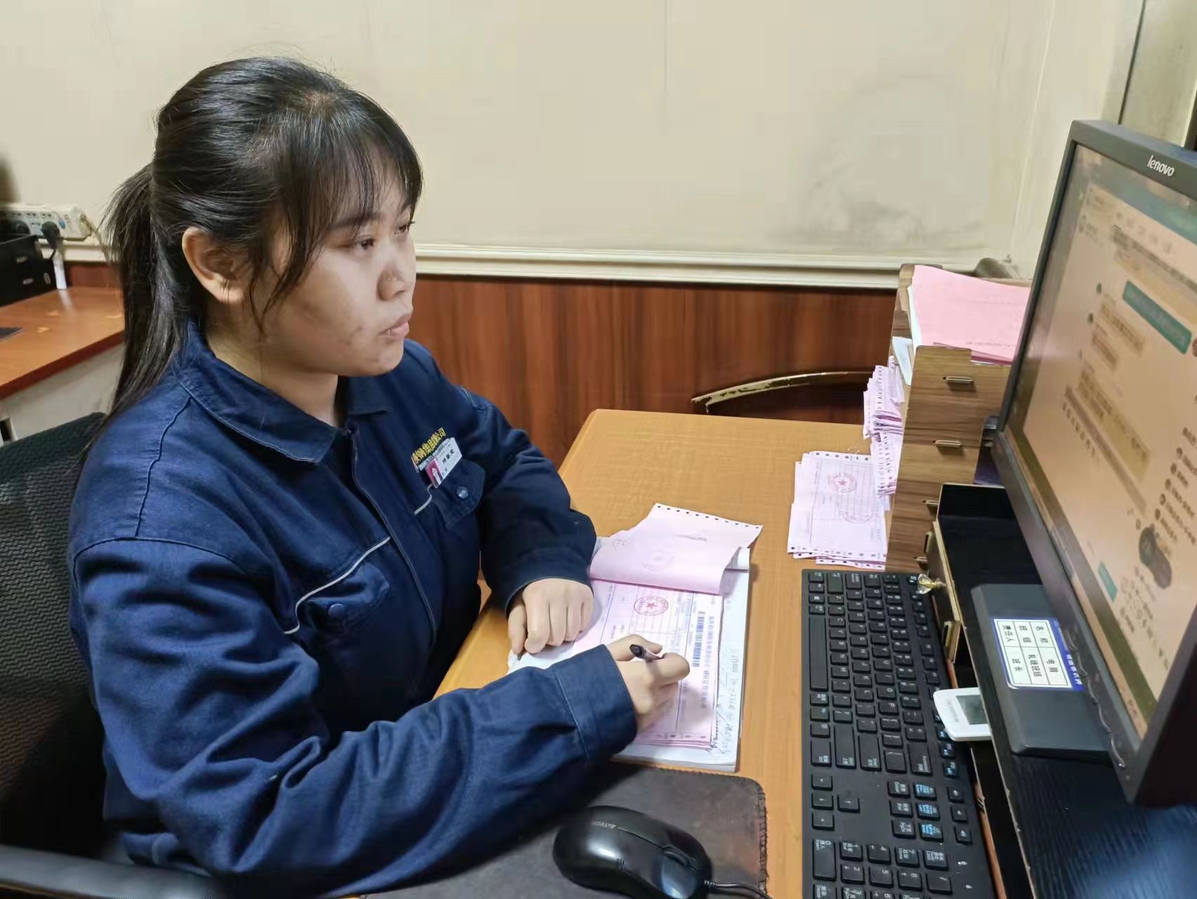 大學(xué)生上講臺(tái) 以講促學(xué)求實(shí)效 大學(xué)生上講臺(tái) 以講促學(xué)求實(shí)效