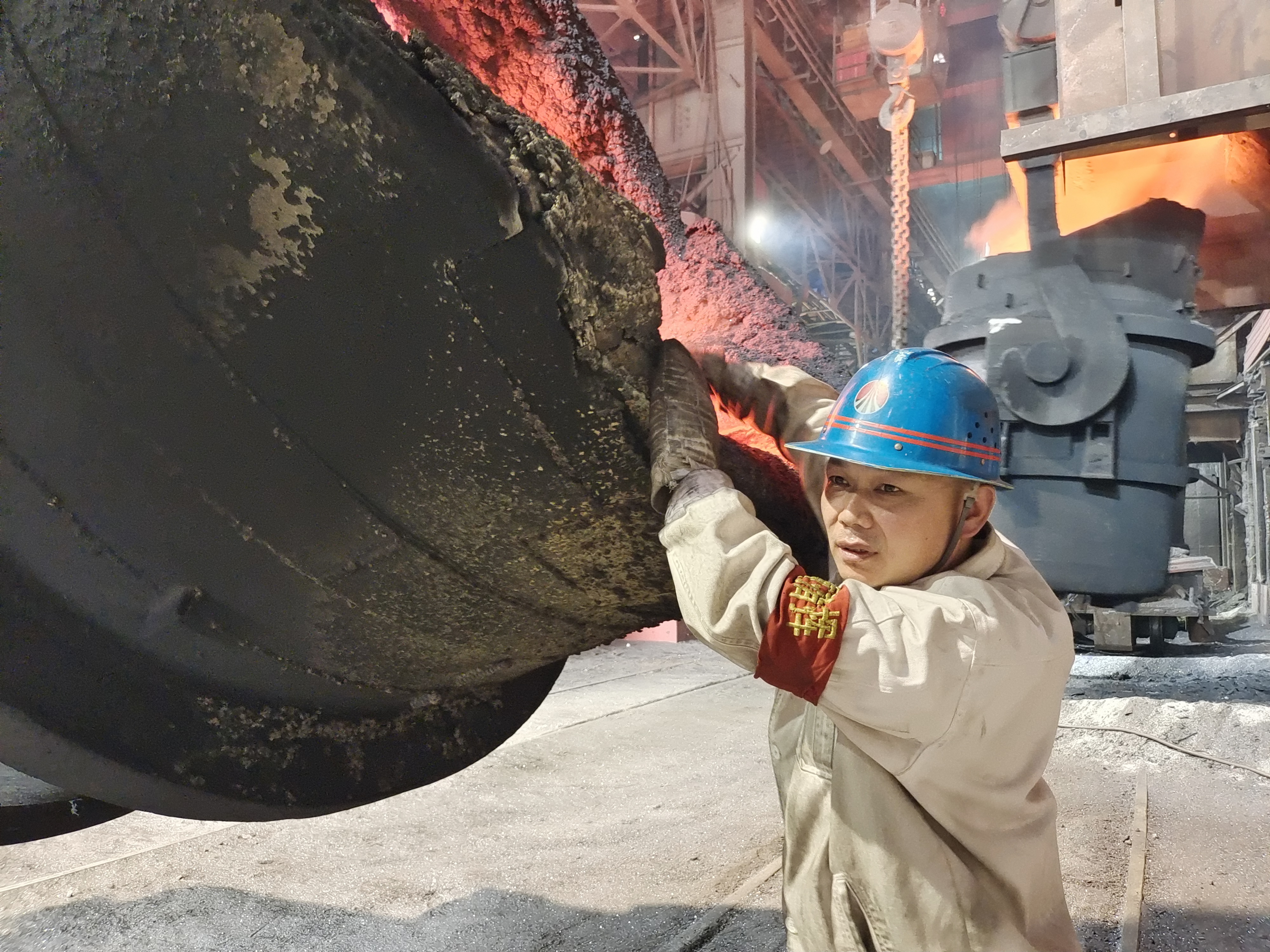 同工兩法 實(shí)現(xiàn)鋼包加蓋全覆蓋 同工兩法 實(shí)現(xiàn)鋼包加蓋全覆蓋