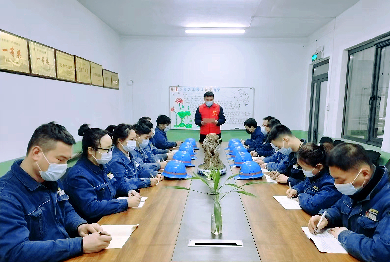 凝聚“三會”思想力量 開啟節(jié)能增效軋制新篇章 凝聚“三會”思想力量 開啟節(jié)能增效軋制新篇章