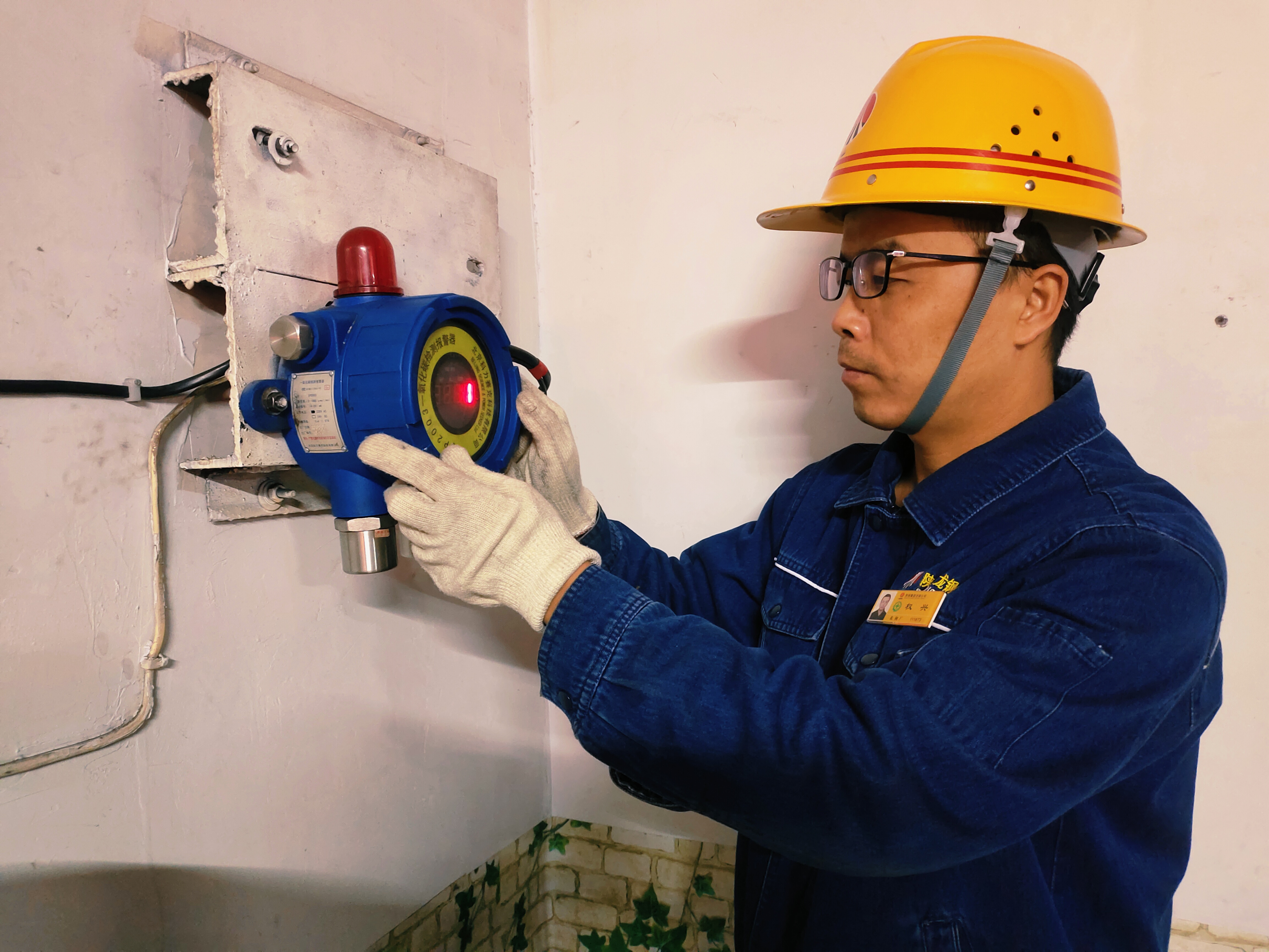 特制“安全套餐” 擰緊復(fù)工復(fù)產(chǎn)“安全閥” 特制“安全套餐” 擰緊復(fù)工復(fù)產(chǎn)“安全閥”