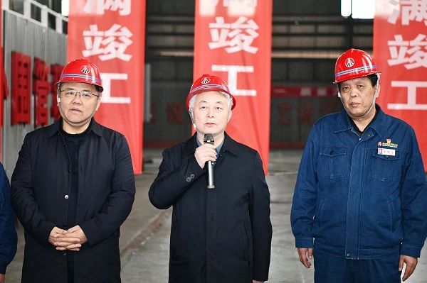 楊海峰到龍鋼公司安全履職時 勉勵全體干部職工要堅定信心 提升鐵前競爭力和成本控制能力 爭做行業(yè)標(biāo)桿 楊海峰到龍鋼公司安全履職時 勉勵全體干部職工要堅定信心 提升鐵前競爭力和成本控制能力 爭做行業(yè)標(biāo)桿