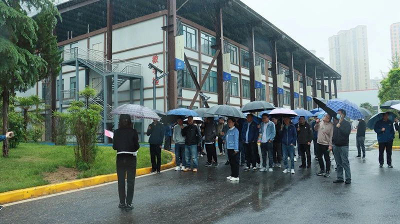 打開(kāi)文旅窗口 喜迎首批陜鋼集團(tuán)療休養(yǎng)嘉賓蒞臨參觀 打開(kāi)文旅窗口 喜迎首批陜鋼集團(tuán)療休養(yǎng)嘉賓蒞臨參觀