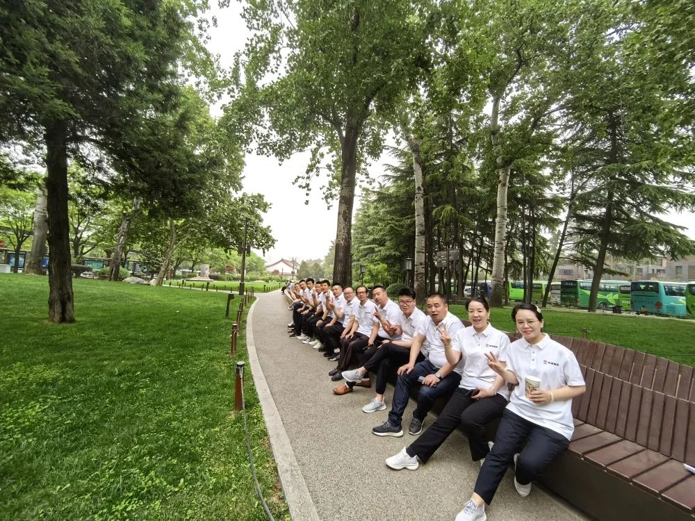 陜鋼集團職工療休養項目首團啟程 陜鋼集團職工療休養項目首團啟程