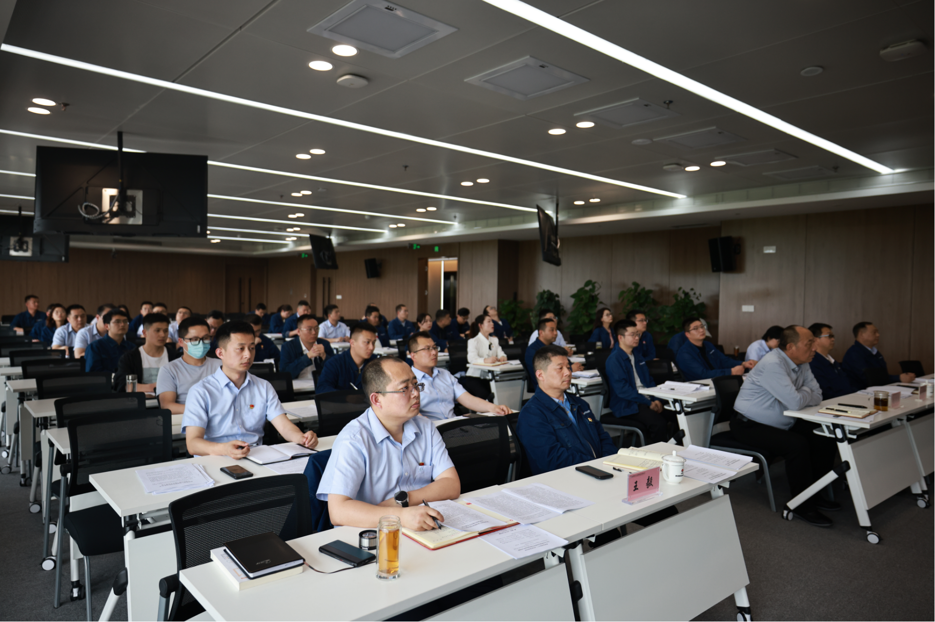 創(chuàng)新研究院:聚焦“學思踐悟” 一體推進主題教育走深走實 創(chuàng)新研究院:聚焦“學思踐悟” 一體推進主題教育走深走實