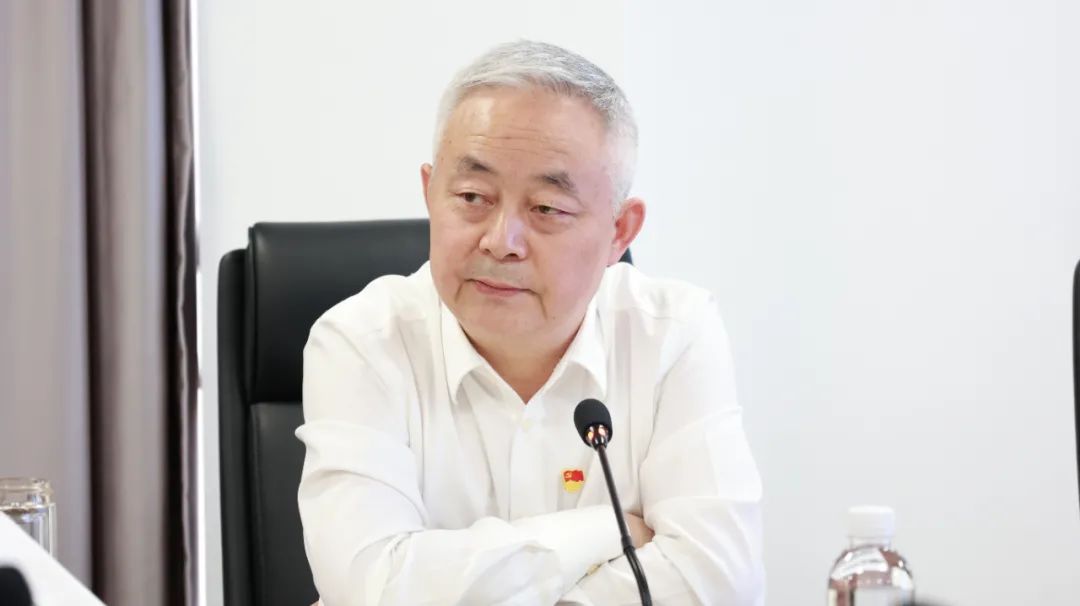 楊海峰深入漢鋼公司調(diào)研時強調(diào) 全面推進鎂鐵釩鈦耦合發(fā)展戰(zhàn)略落地 助推集團轉型升級高質(zhì)量發(fā)展 楊海峰深入漢鋼公司調(diào)研時強調(diào) 全面推進鎂鐵釩鈦耦合發(fā)展戰(zhàn)略落地 助推集團轉型升級高質(zhì)量發(fā)展