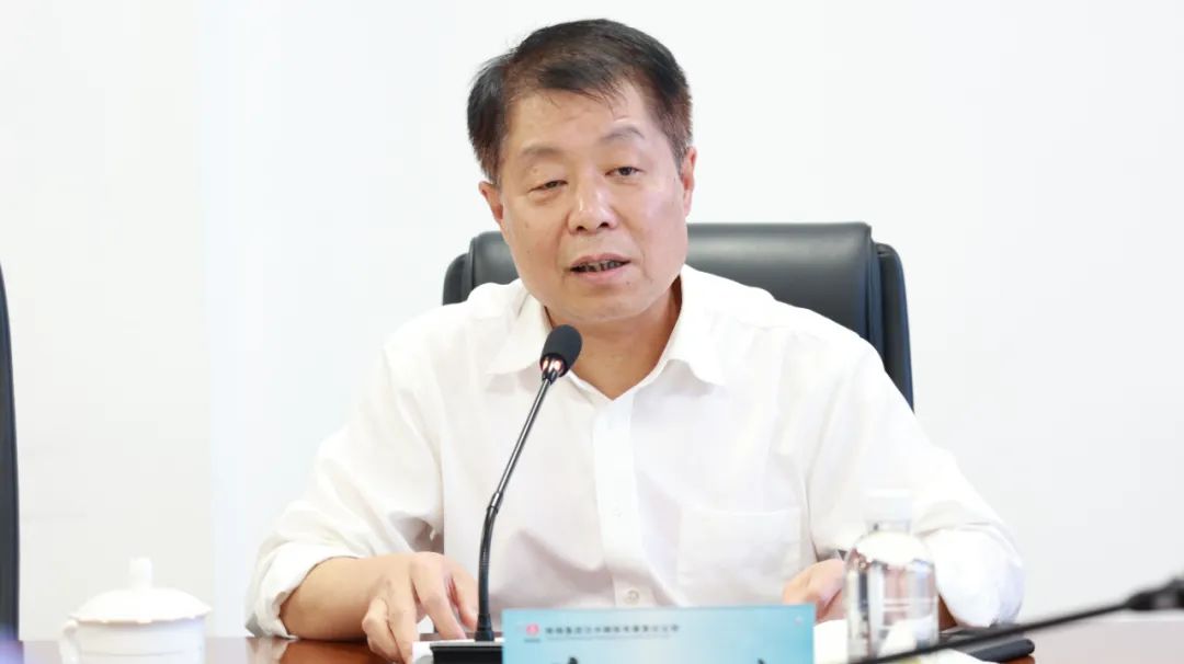 楊海峰深入漢鋼公司調(diào)研時強調(diào) 全面推進鎂鐵釩鈦耦合發(fā)展戰(zhàn)略落地 助推集團轉型升級高質(zhì)量發(fā)展 楊海峰深入漢鋼公司調(diào)研時強調(diào) 全面推進鎂鐵釩鈦耦合發(fā)展戰(zhàn)略落地 助推集團轉型升級高質(zhì)量發(fā)展