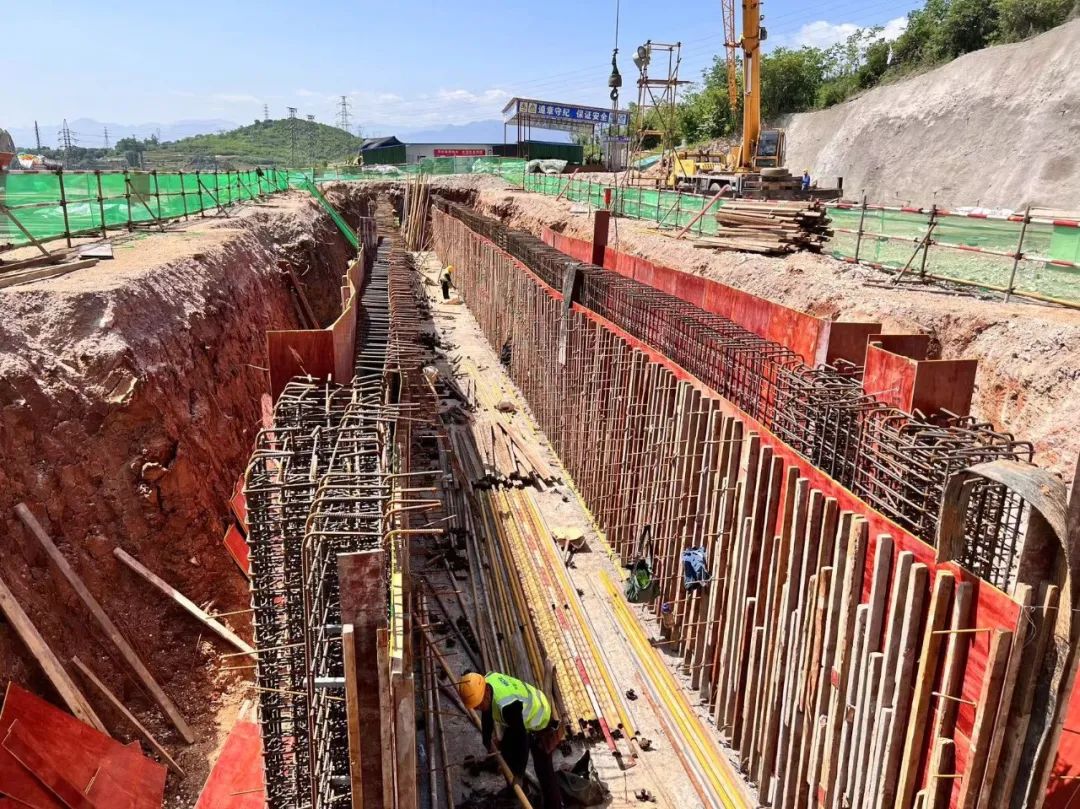 以項(xiàng)目建設(shè)成效檢驗(yàn)主題教育實(shí)效 以項(xiàng)目建設(shè)成效檢驗(yàn)主題教育實(shí)效