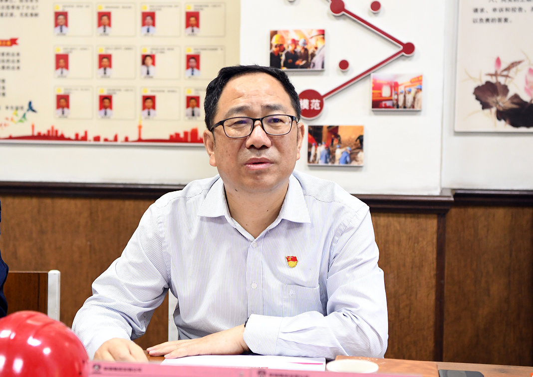 武軍強到龍鋼公司煉鋼廠轉爐黨支部開展主題教育宣講 武軍強到龍鋼公司煉鋼廠轉爐黨支部開展主題教育宣講