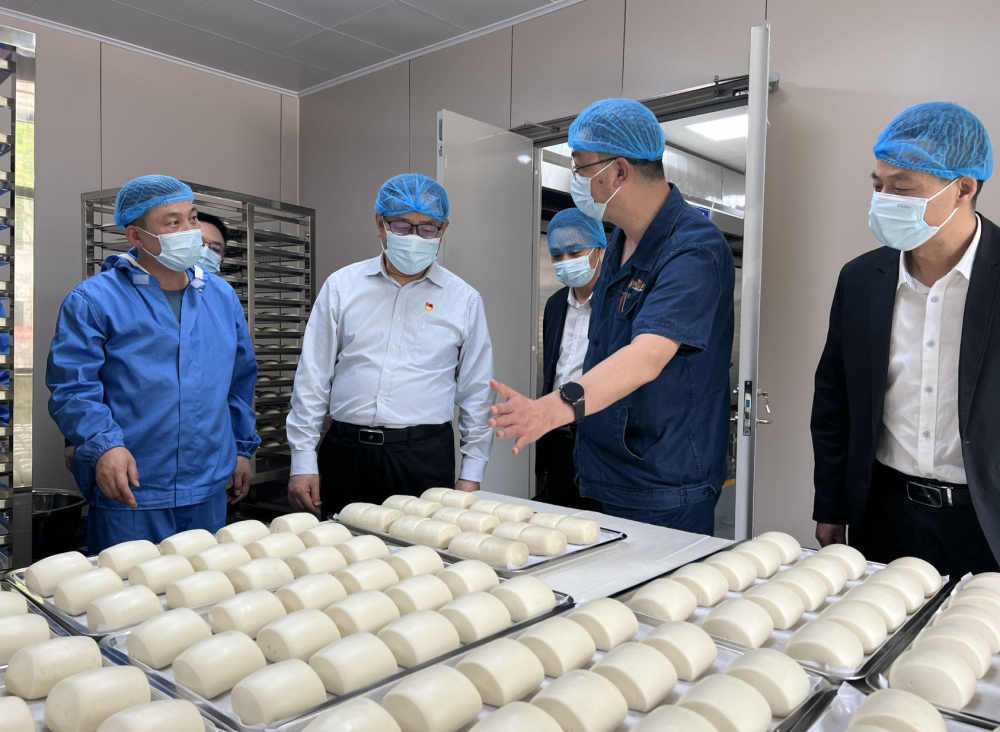 滿足職工高品質生活需求——武軍強到龍鋼公司開展學習貫徹習近平新時代中國特色社會主義思想主題教育調研 滿足職工高品質生活需求——武軍強到龍鋼公司開展學習貫徹習近平新時代中國特色社會主義思想主題教育調研