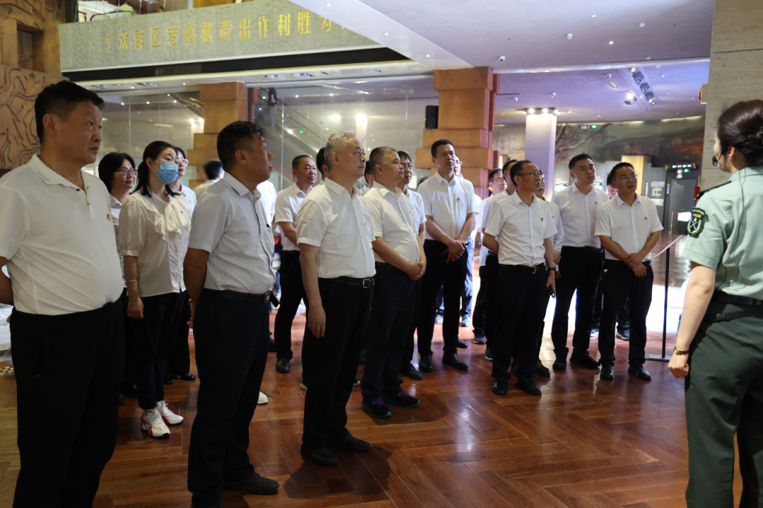 陜鋼集團開展“探尋紅色足跡 傳承革命精神”研學活動 陜鋼集團開展“探尋紅色足跡 傳承革命精神”研學活動