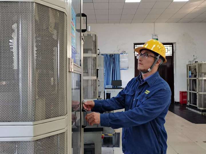 他們,挺直腰桿說“不” 他們,挺直腰桿說“不”