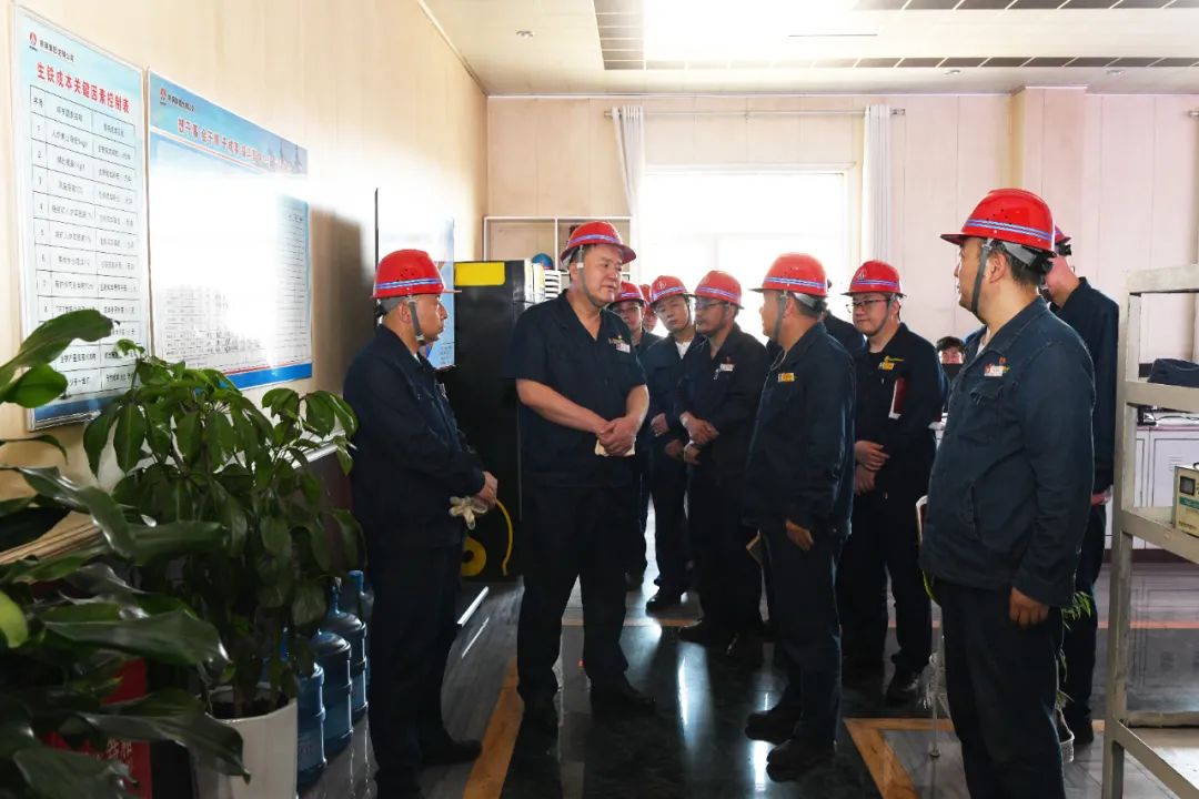 以學促干強作風 向難攻堅求突破——龍鋼公司突出主責主業深化主題教育 以學促干強作風 向難攻堅求突破——龍鋼公司突出主責主業深化主題教育