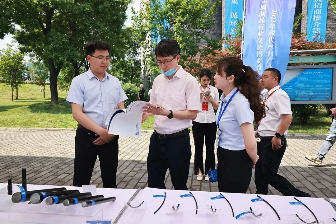 創新研究院攜手用戶“品牌共創” 推動產品營銷提級進階 創新研究院攜手用戶“品牌共創” 推動產品營銷提級進階