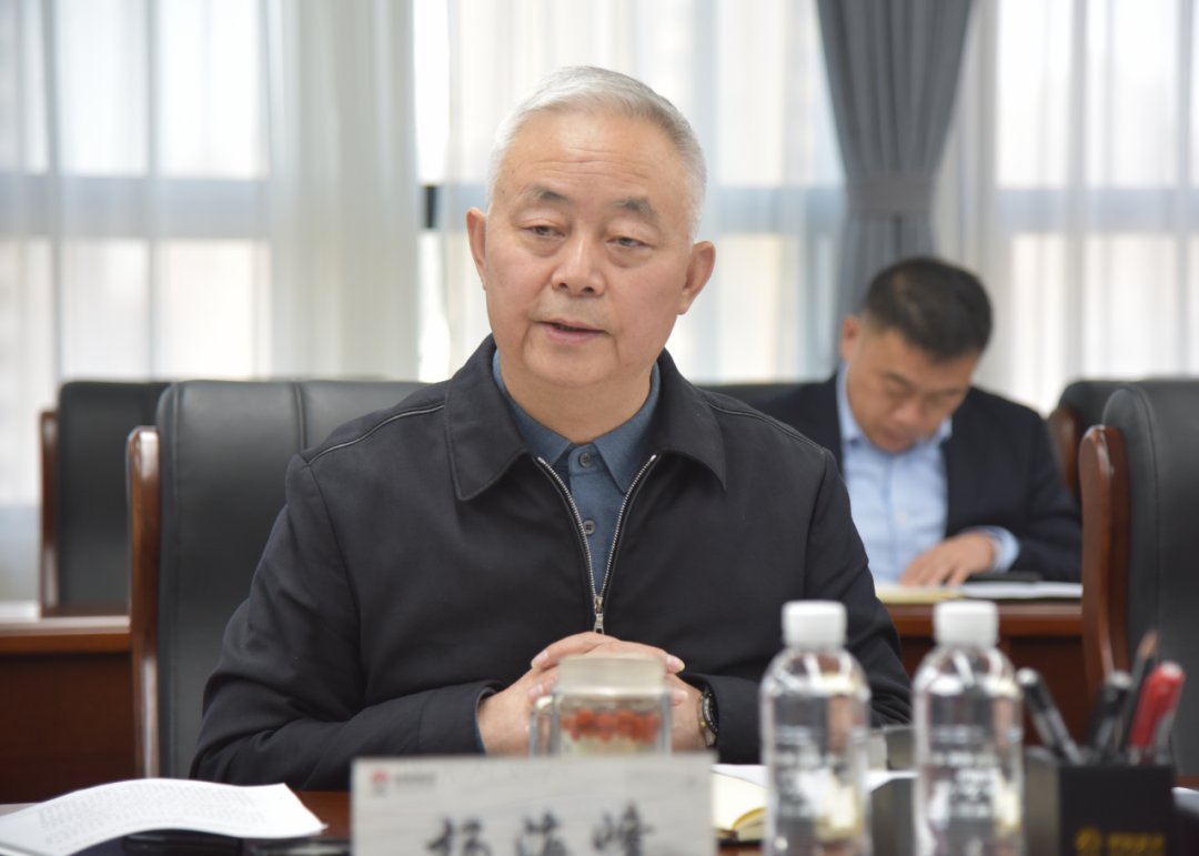 陜鋼集團(tuán)召開黨委理論學(xué)習(xí)中心組學(xué)習(xí)會(huì) 陜鋼集團(tuán)召開黨委理論學(xué)習(xí)中心組學(xué)習(xí)會(huì)