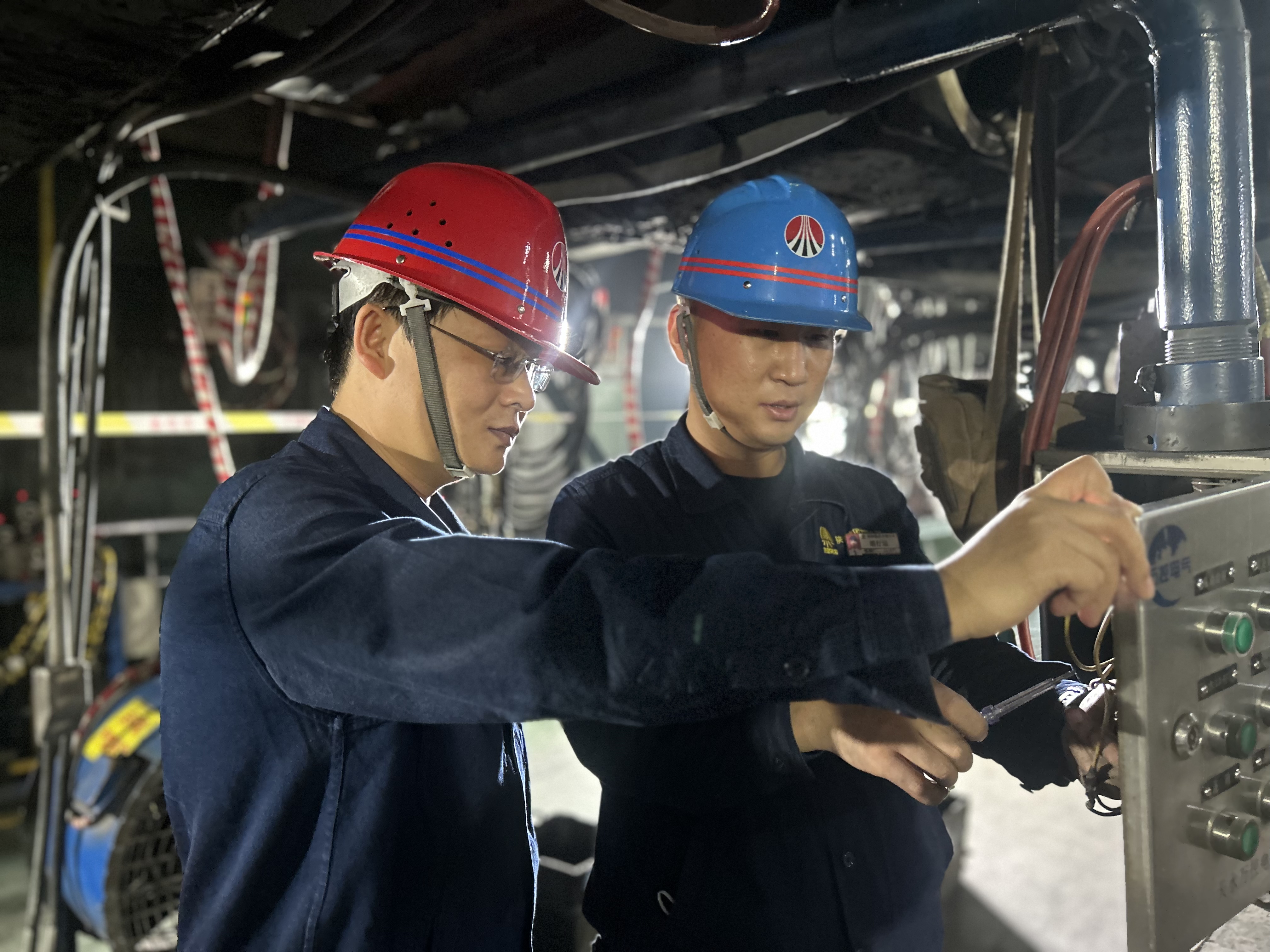 匠心筑夢(mèng) “寶藏”青年星光熠熠 ——記“陜西省產(chǎn)業(yè)工匠人才”高仲毅 匠心筑夢(mèng) “寶藏”青年星光熠熠 ——記“陜西省產(chǎn)業(yè)工匠人才”高仲毅