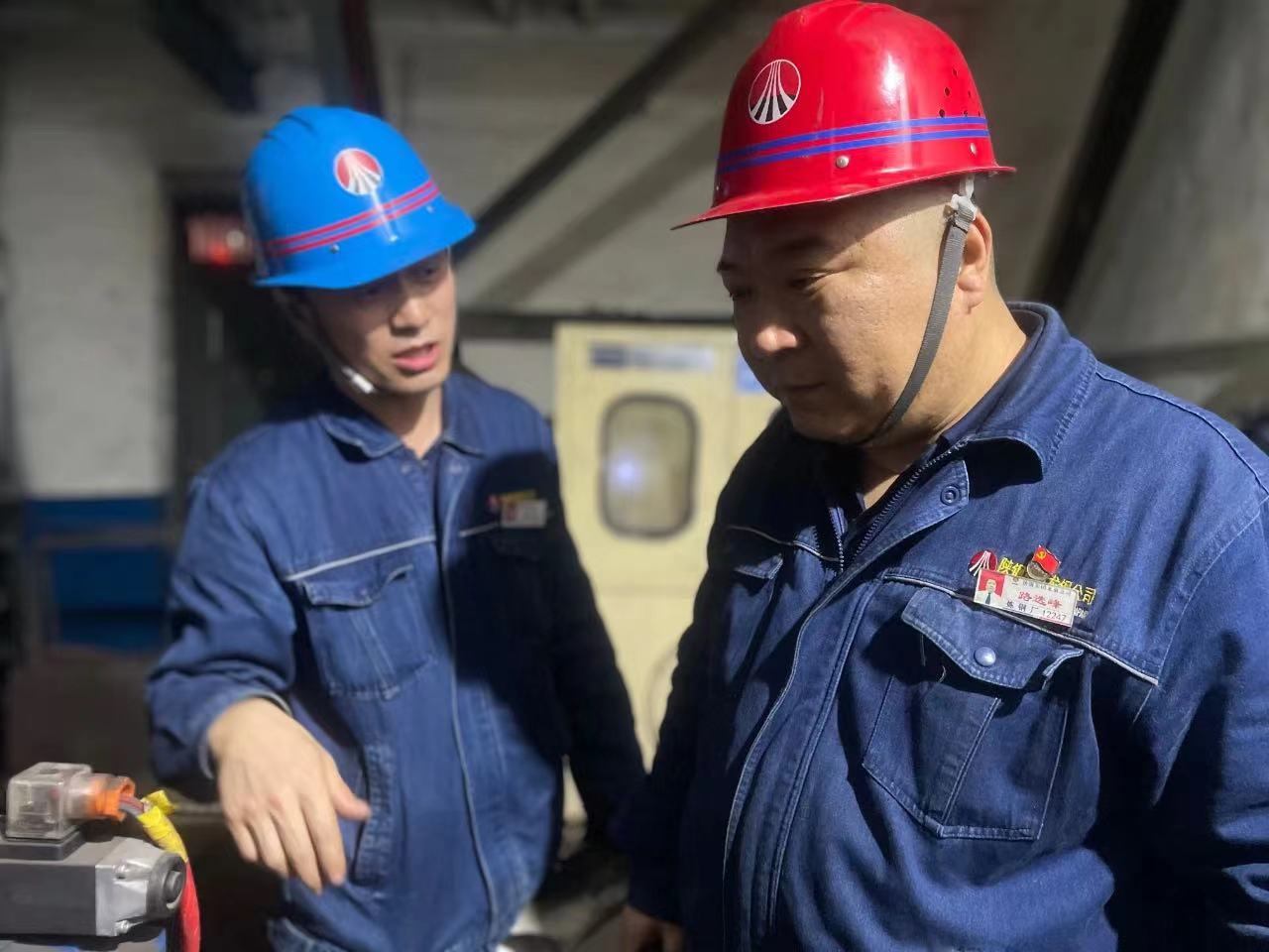 扎根一線精耕細(xì)作 不負(fù)韶華淬煉匠心 ——記“陜西冶金青年科技標(biāo)兵”路選峰 扎根一線精耕細(xì)作 不負(fù)韶華淬煉匠心 ——記“陜西冶金青年科技標(biāo)兵”路選峰