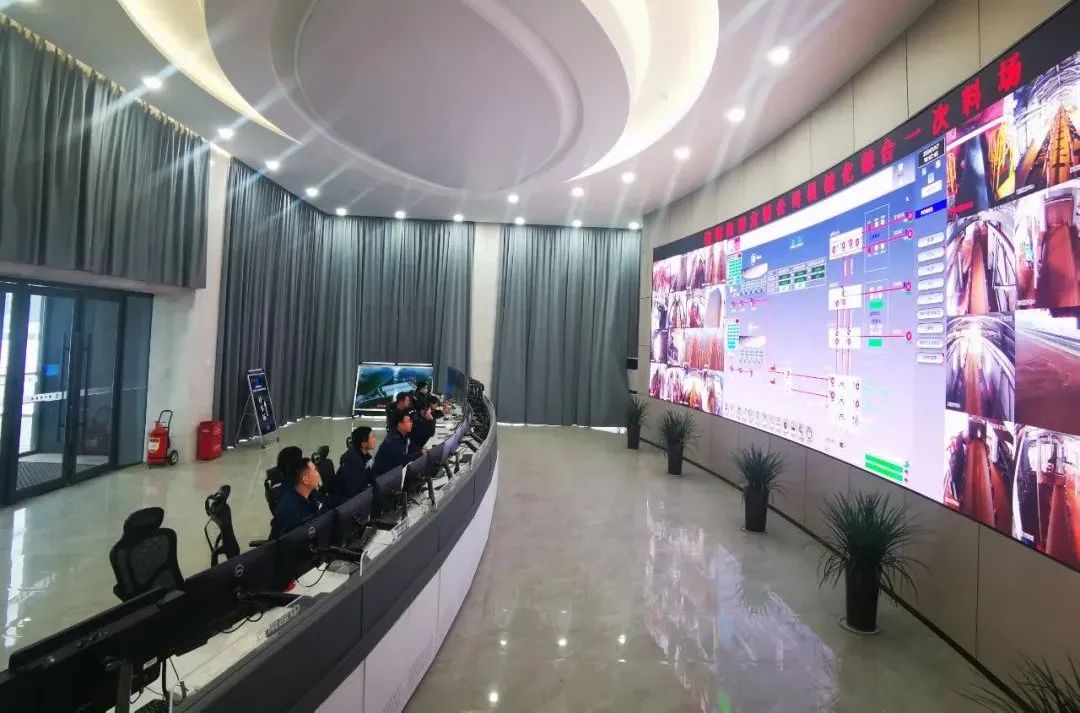 直擊現(xiàn)場(chǎng)!陜鋼集團(tuán)龍鋼公司機(jī)械化綜合一次料場(chǎng)高效投運(yùn) 直擊現(xiàn)場(chǎng)!陜鋼集團(tuán)龍鋼公司機(jī)械化綜合一次料場(chǎng)高效投運(yùn)