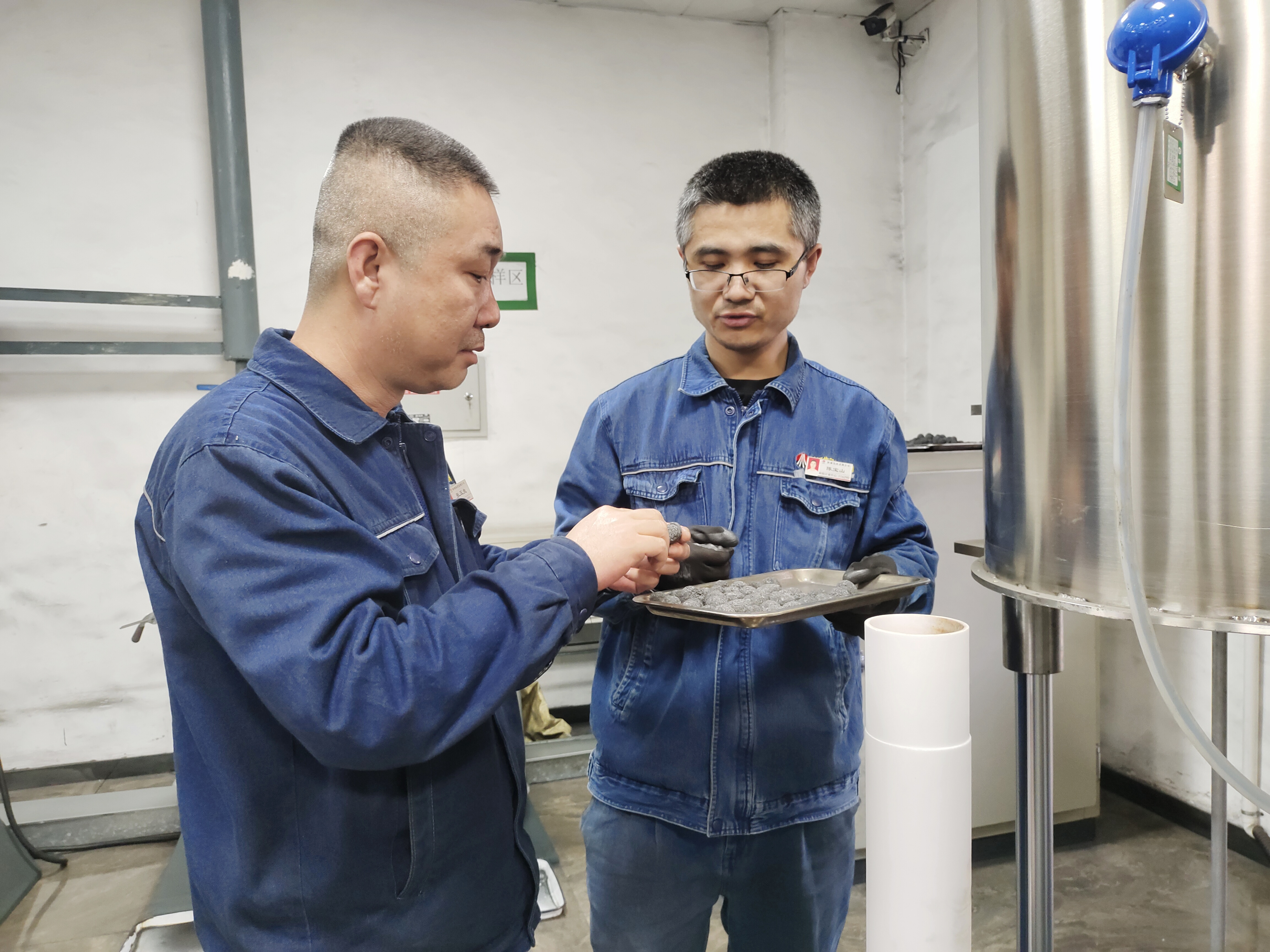 厚植成長沃土 讓青年人才拔節生長 厚植成長沃土 讓青年人才拔節生長