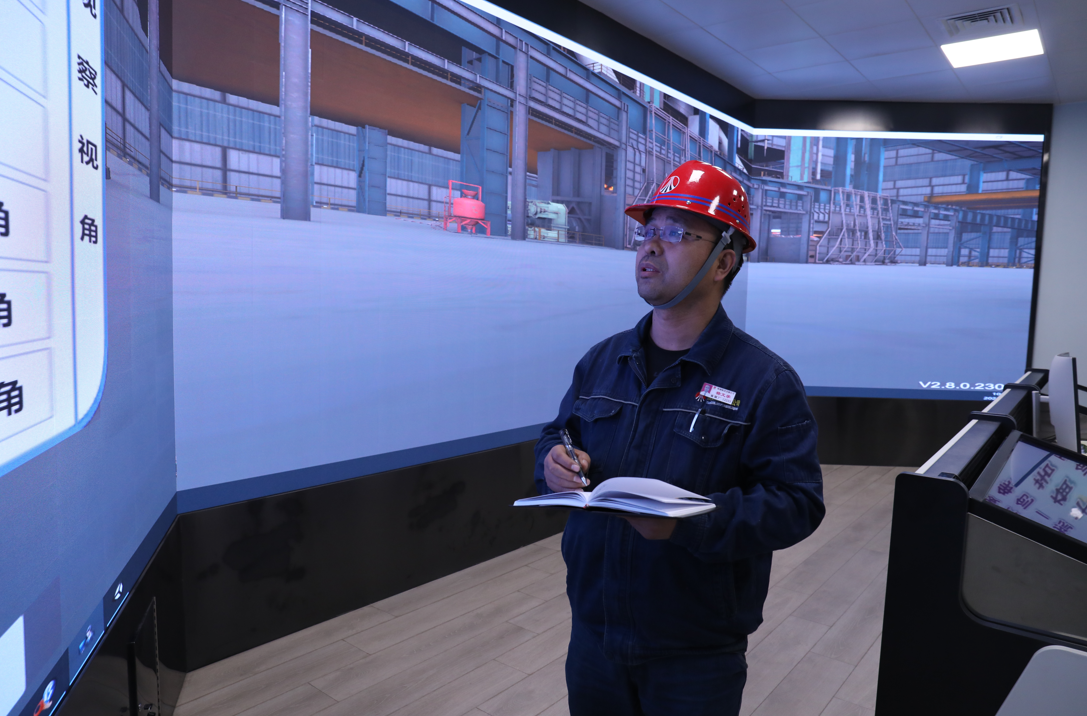 匠心鑄夢(mèng)勇?lián)?dāng) 百煉成鋼鑄輝煌 ——記第四屆“陜煤工匠”楊文學(xué) 匠心鑄夢(mèng)勇?lián)?dāng) 百煉成鋼鑄輝煌 ——記第四屆“陜煤工匠”楊文學(xué)