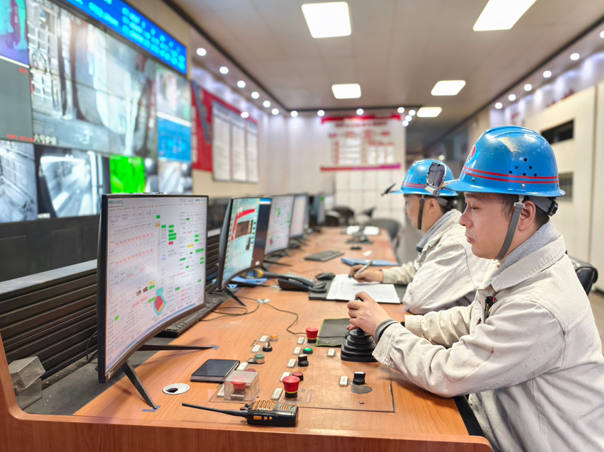 龍鋼公司5#轉爐獲評全國節能降耗“創先爐” 龍鋼公司5#轉爐獲評全國節能降耗“創先爐”