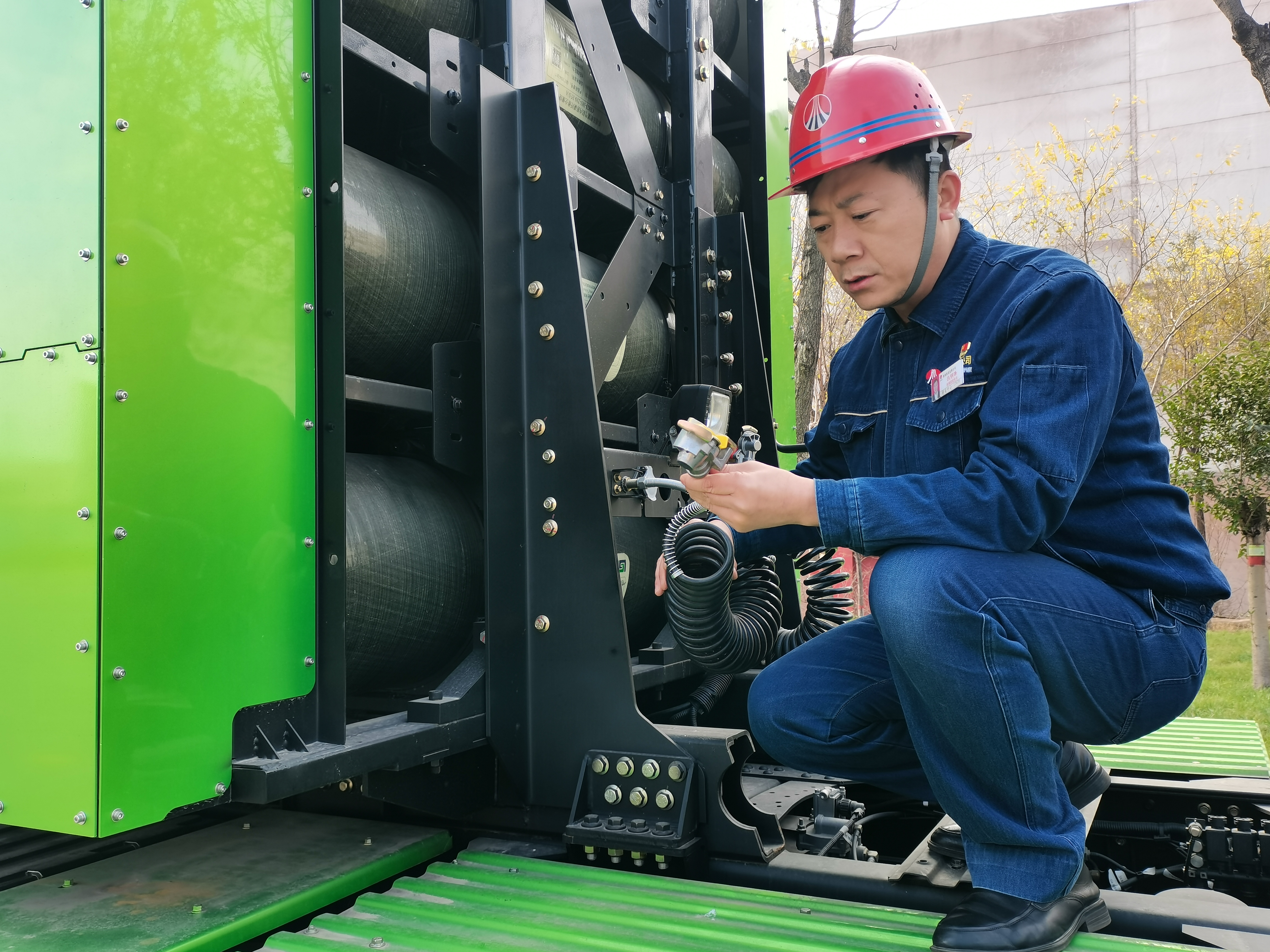 狠“摳”效益 極致降費用 狠“摳”效益 極致降費用