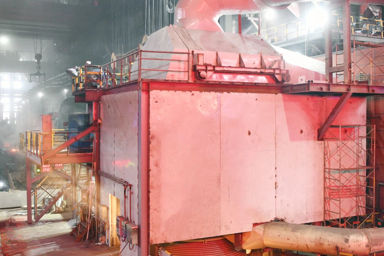 龍鋼公司120噸LF精煉爐升級改造熱負荷試車成功 龍鋼公司120噸LF精煉爐升級改造熱負荷試車成功