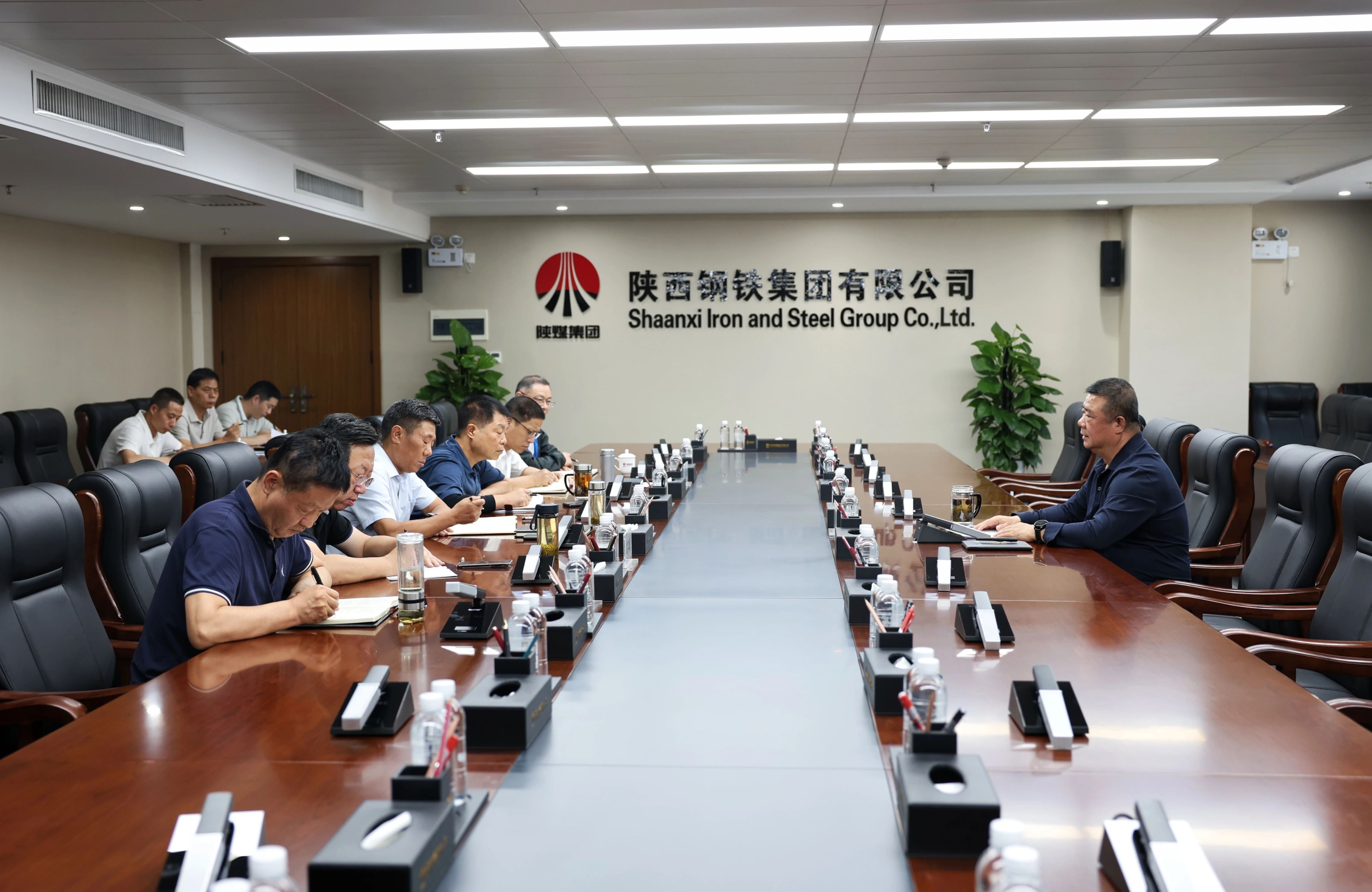 許曉增對(duì)陜鋼集團(tuán)班子成員進(jìn)行集體談心談話 許曉增對(duì)陜鋼集團(tuán)班子成員進(jìn)行集體談心談話