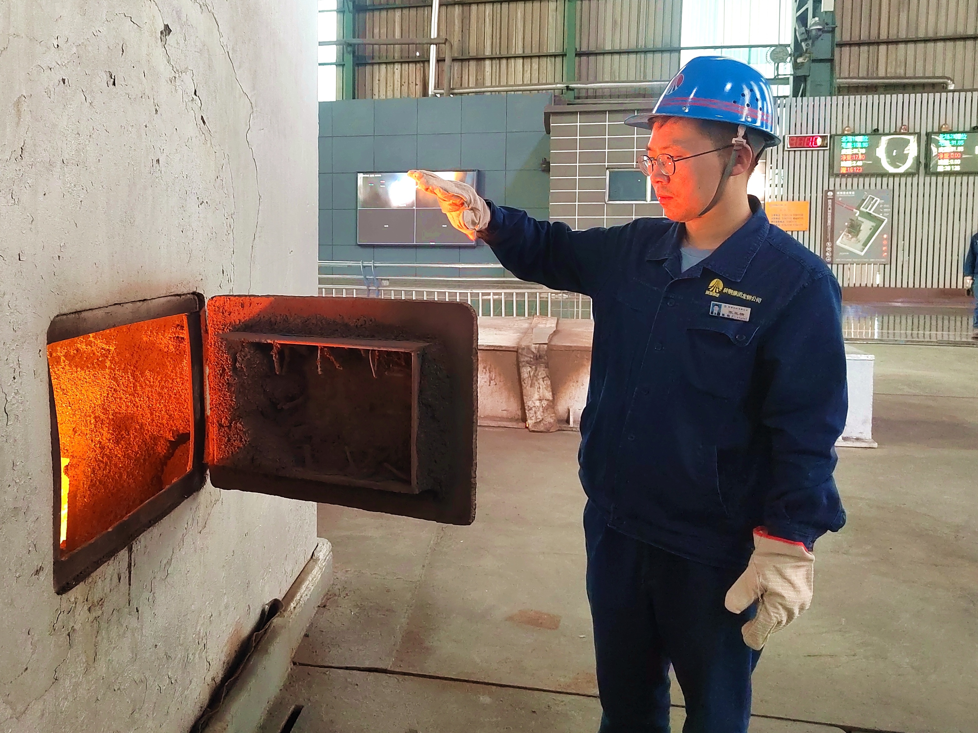 仰望星空 用工藝匠心筑夢鋼鐵青春 ——記“全國鋼鐵行業(yè)技術(shù)能手”張亞楠 仰望星空 用工藝匠心筑夢鋼鐵青春 ——記“全國鋼鐵行業(yè)技術(shù)能手”張亞楠