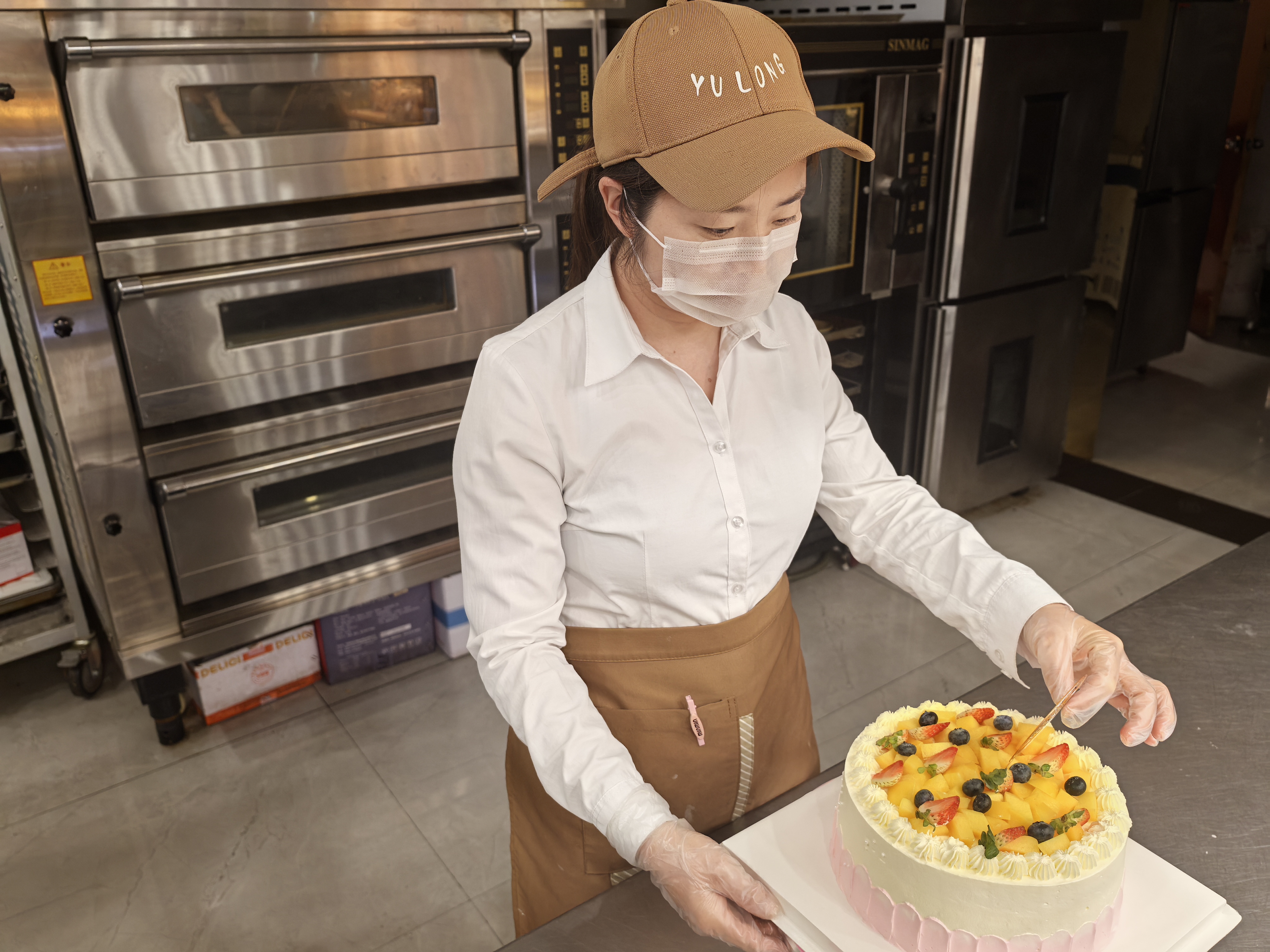 客流大漲 業(yè)績(jī)攀升 ——且看禹龍麥香烘焙坊如何打出經(jīng)營(yíng)“組合拳” 客流大漲 業(yè)績(jī)攀升 ——且看禹龍麥香烘焙坊如何打出經(jīng)營(yíng)“組合拳”