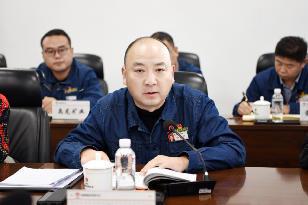 許曉增到龍鋼公司調(diào)研生產(chǎn)經(jīng)營工作 許曉增到龍鋼公司調(diào)研生產(chǎn)經(jīng)營工作