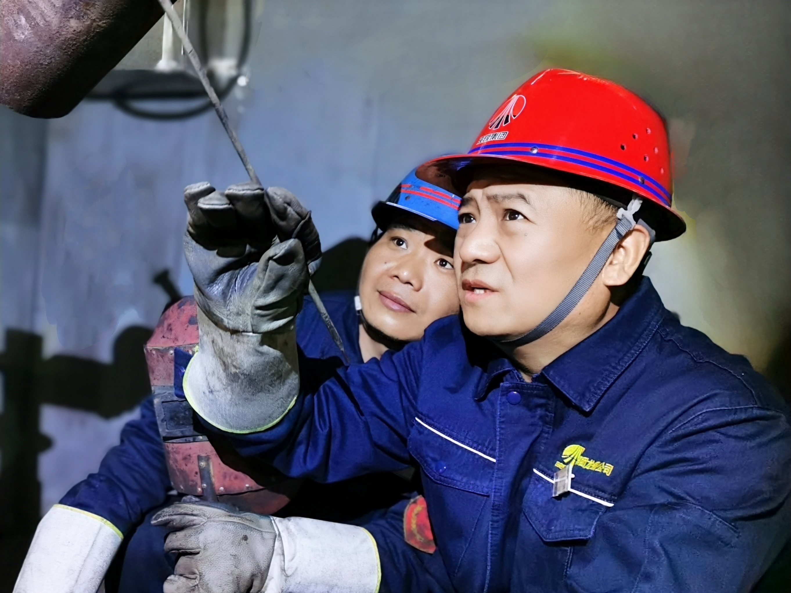 在焊花弧光中傳承工匠精神 ——記陜西省機械冶金建材系統“帶徒名師”王增光 在焊花弧光中傳承工匠精神 ——記陜西省機械冶金建材系統“帶徒名師”王增光