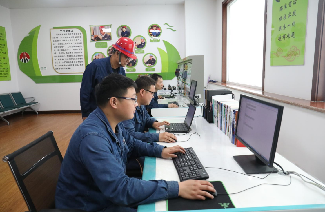 創新塑匠心 聽國務院政府特殊津貼專家馮建斌的故事 創新塑匠心 聽國務院政府特殊津貼專家馮建斌的故事