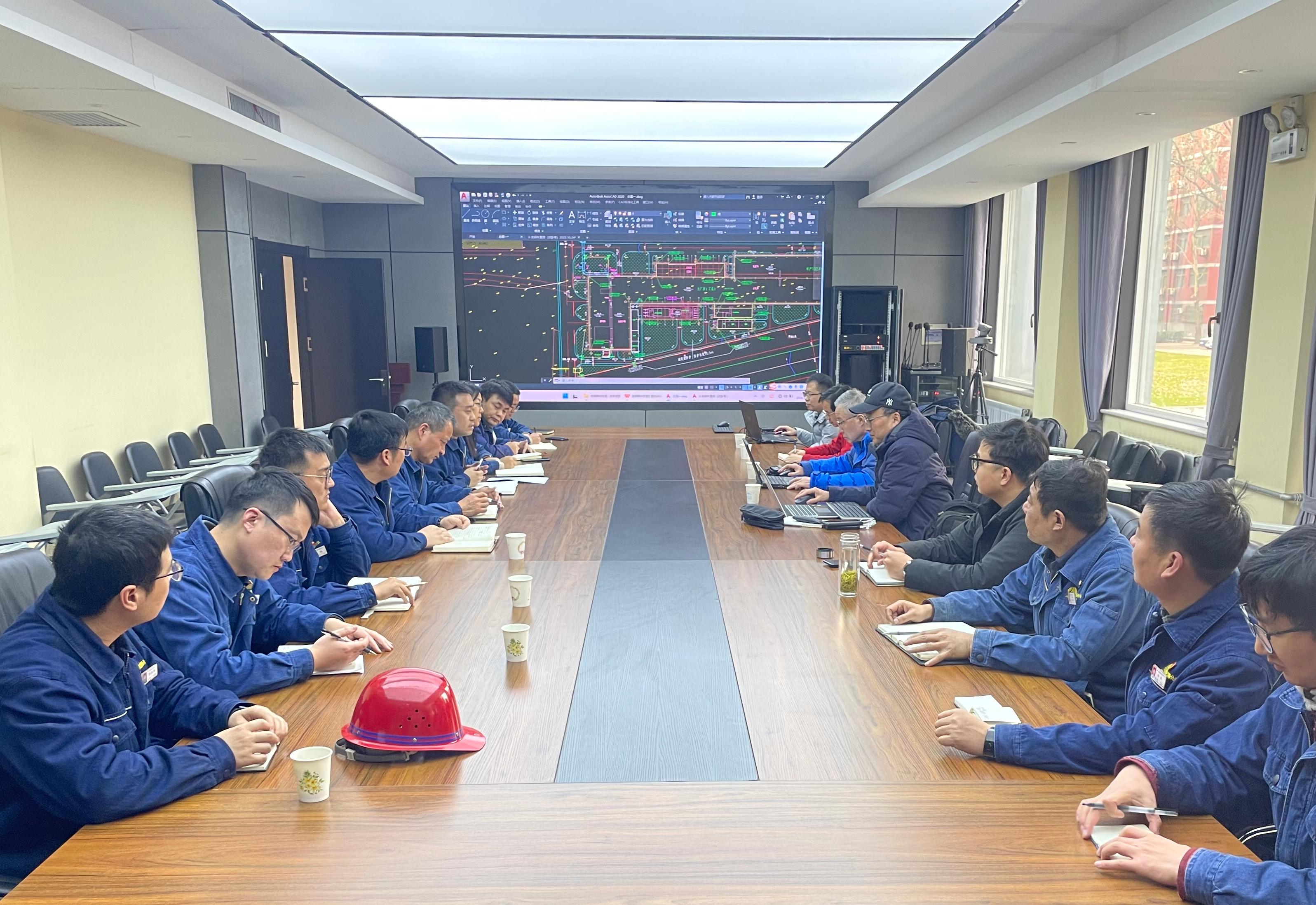 聚焦目標(biāo)準(zhǔn)定位 培育優(yōu)勢(shì)促發(fā)展 聚焦目標(biāo)準(zhǔn)定位 培育優(yōu)勢(shì)促發(fā)展