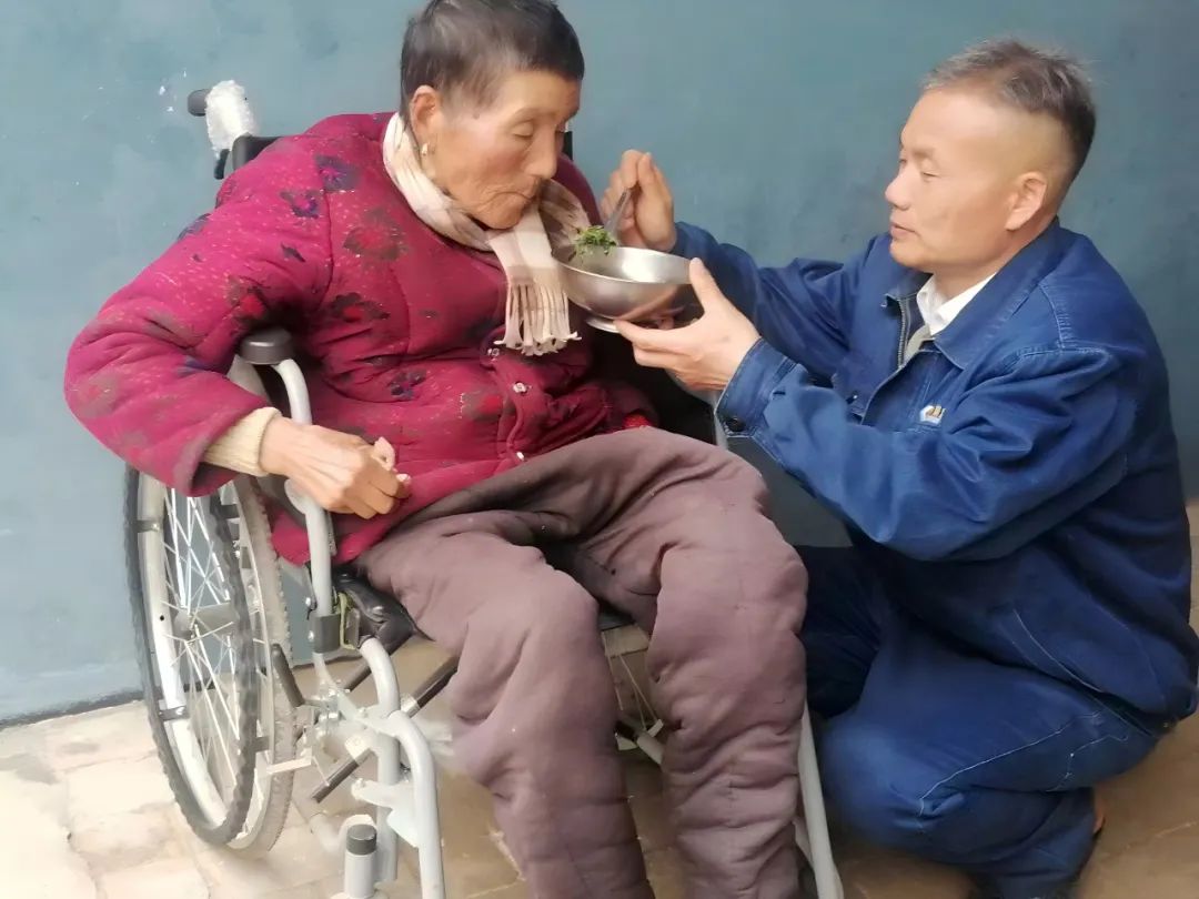 陜鋼集團(tuán)龍鋼公司職工楊串會(huì)榮獲陜煤集團(tuán)2024年度“最美員工” 陜鋼集團(tuán)龍鋼公司職工楊串會(huì)榮獲陜煤集團(tuán)2024年度“最美員工”