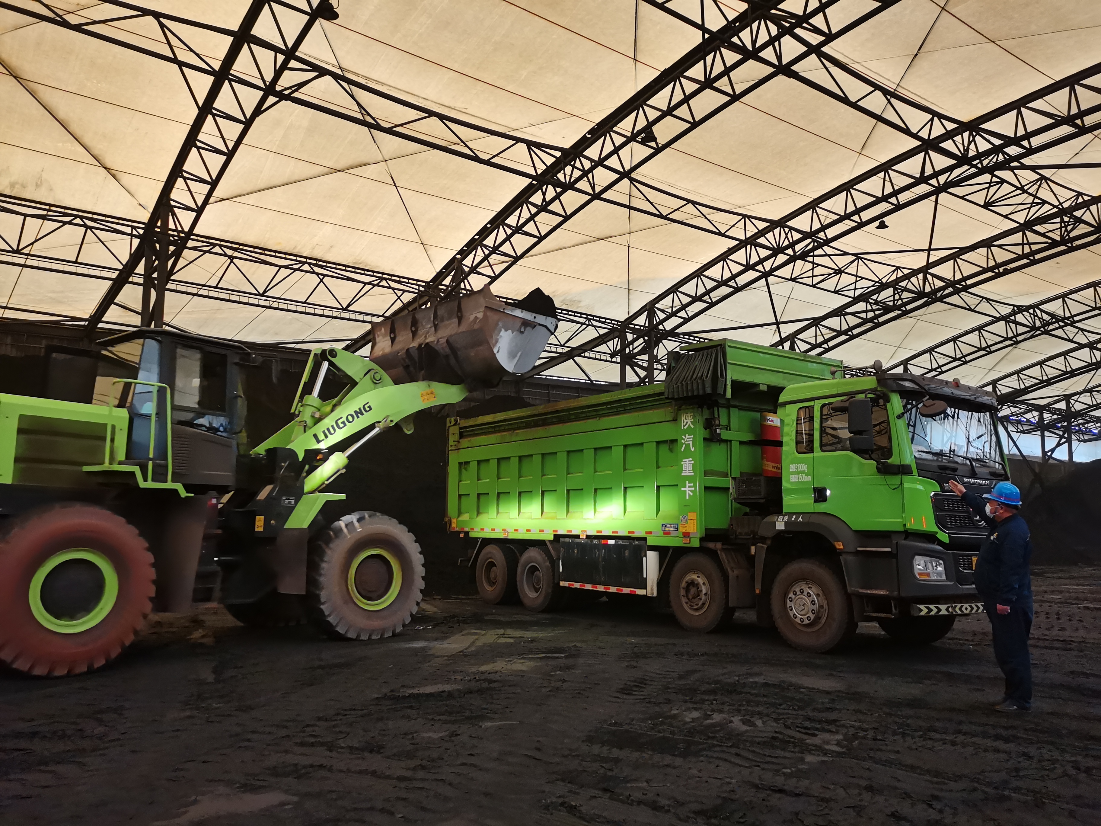 “硬核”擔(dān)當(dāng) 生產(chǎn)保供成績(jī)亮眼 “硬核”擔(dān)當(dāng) 生產(chǎn)保供成績(jī)亮眼