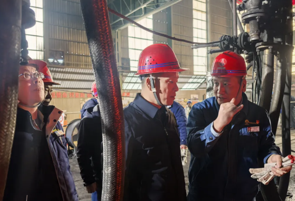 楊召朋到龍鋼公司檢查指導工作 楊召朋到龍鋼公司檢查指導工作