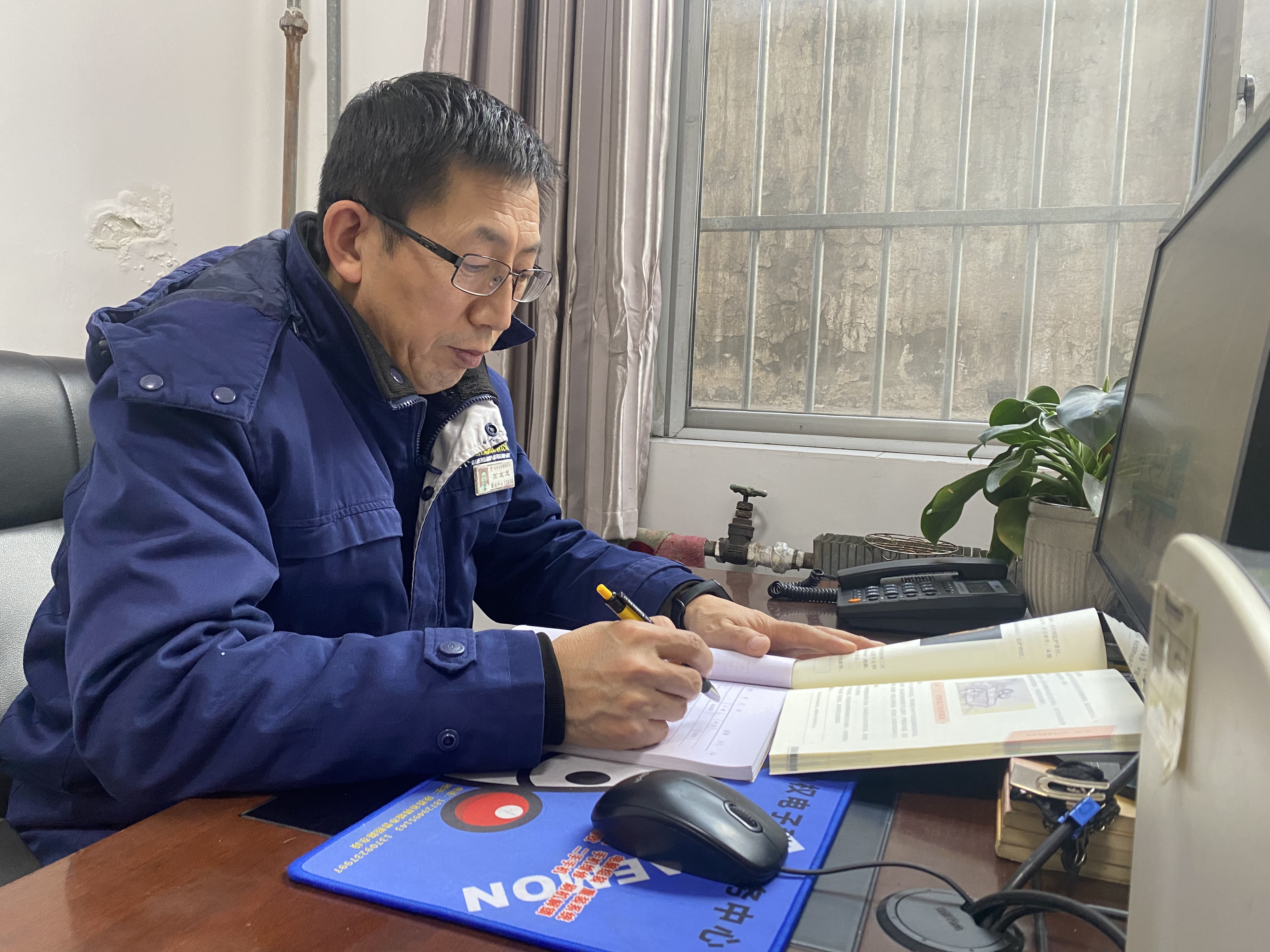 安全置頂 責任在肩 全面筑牢安全生產防線 安全置頂 責任在肩 全面筑牢安全生產防線