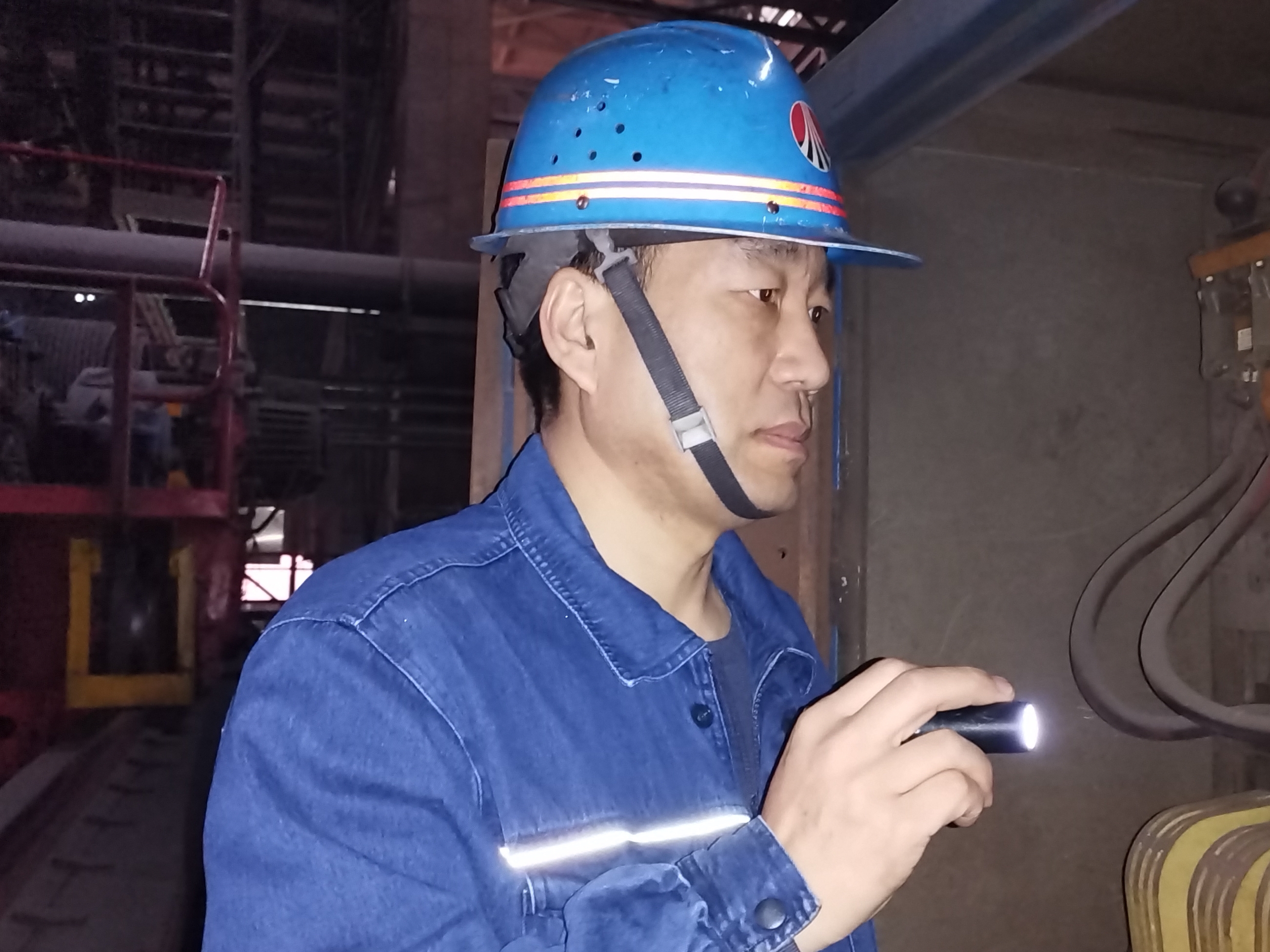 鏡頭鎖定!沉浸式“體驗”檢修現場 鏡頭鎖定!沉浸式“體驗”檢修現場