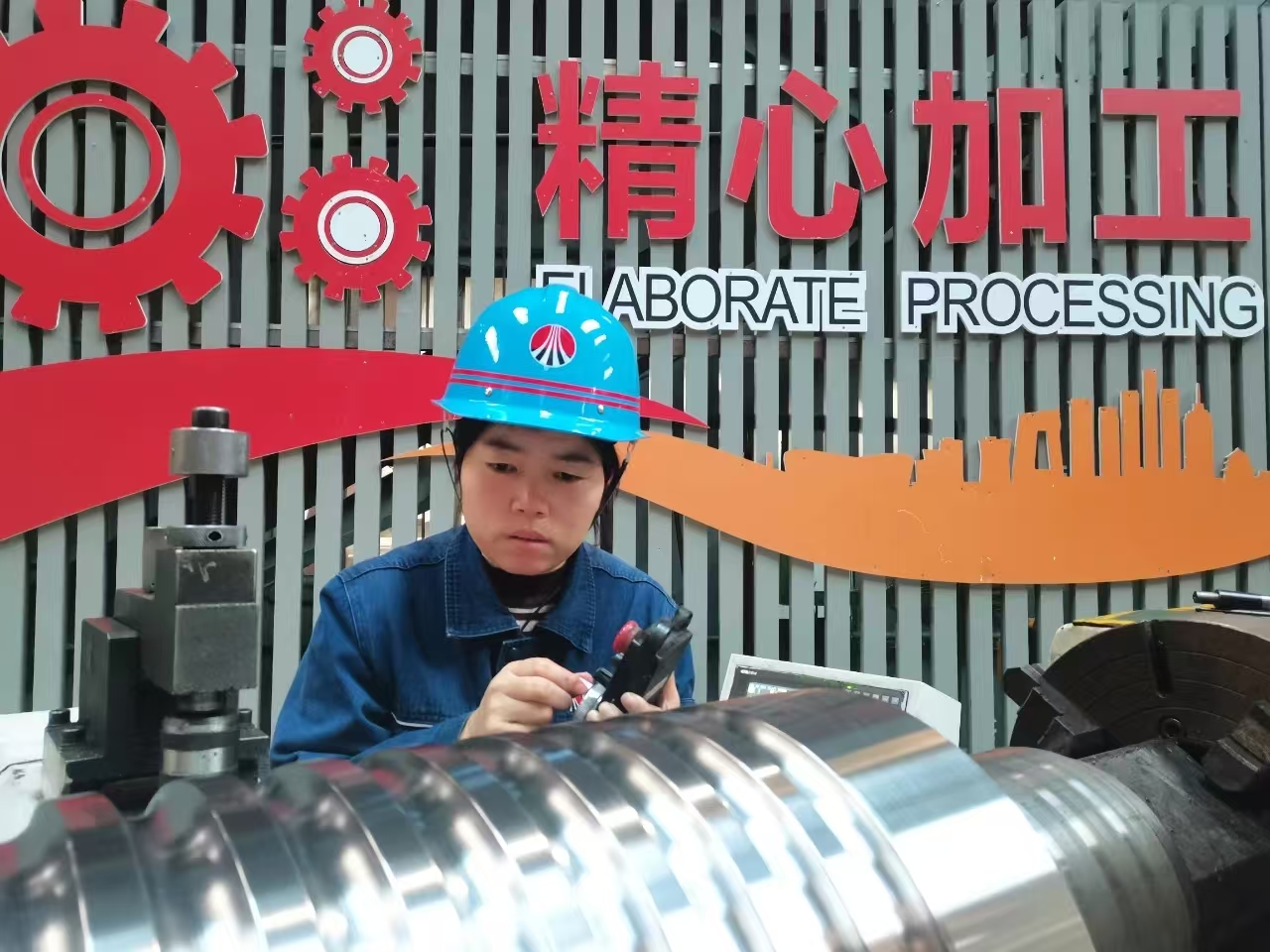 致敬她力量,扎根一線的“鋼鐵玫瑰” 致敬她力量,扎根一線的“鋼鐵玫瑰”