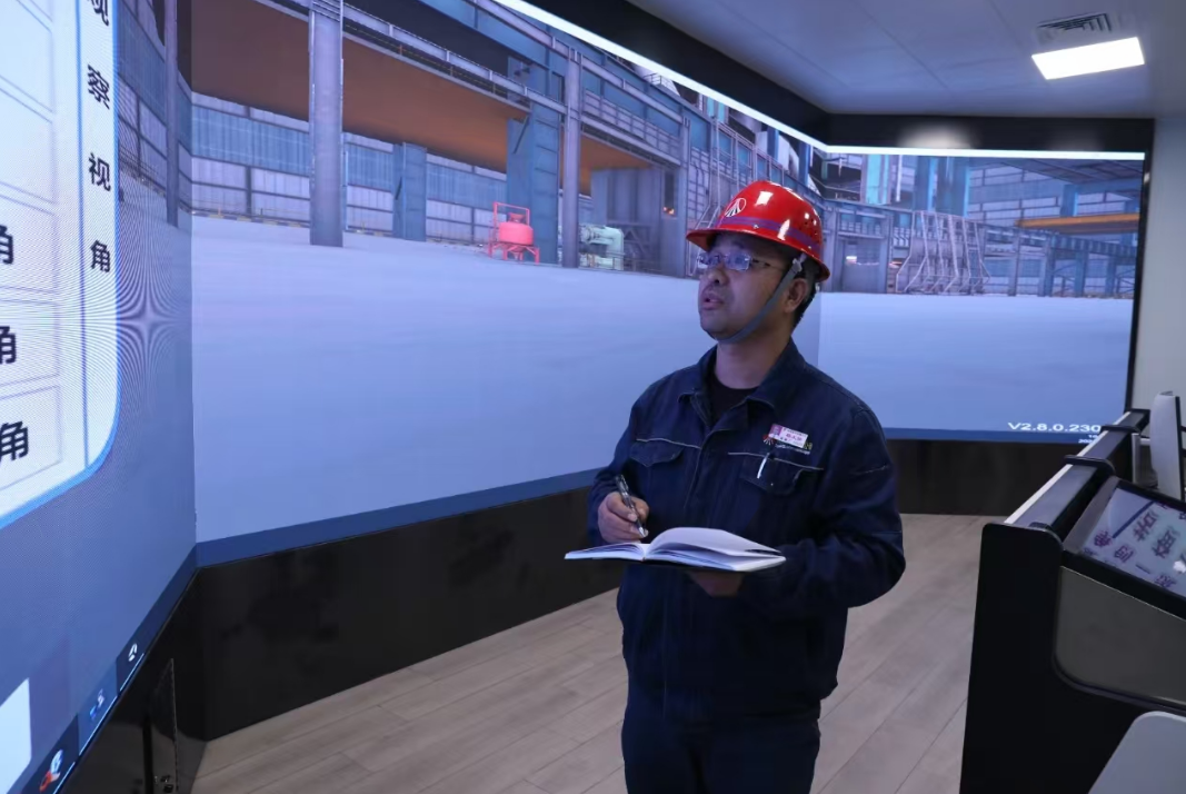 鋼鐵熔爐里的“奮斗樂(lè)章” 鋼鐵熔爐里的“奮斗樂(lè)章”