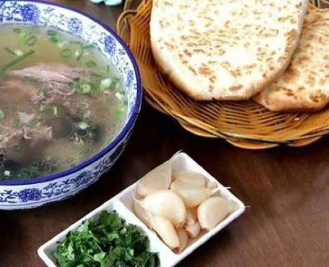 咥一碗家鄉(xiāng)的羊肉泡饃 咥一碗家鄉(xiāng)的羊肉泡饃