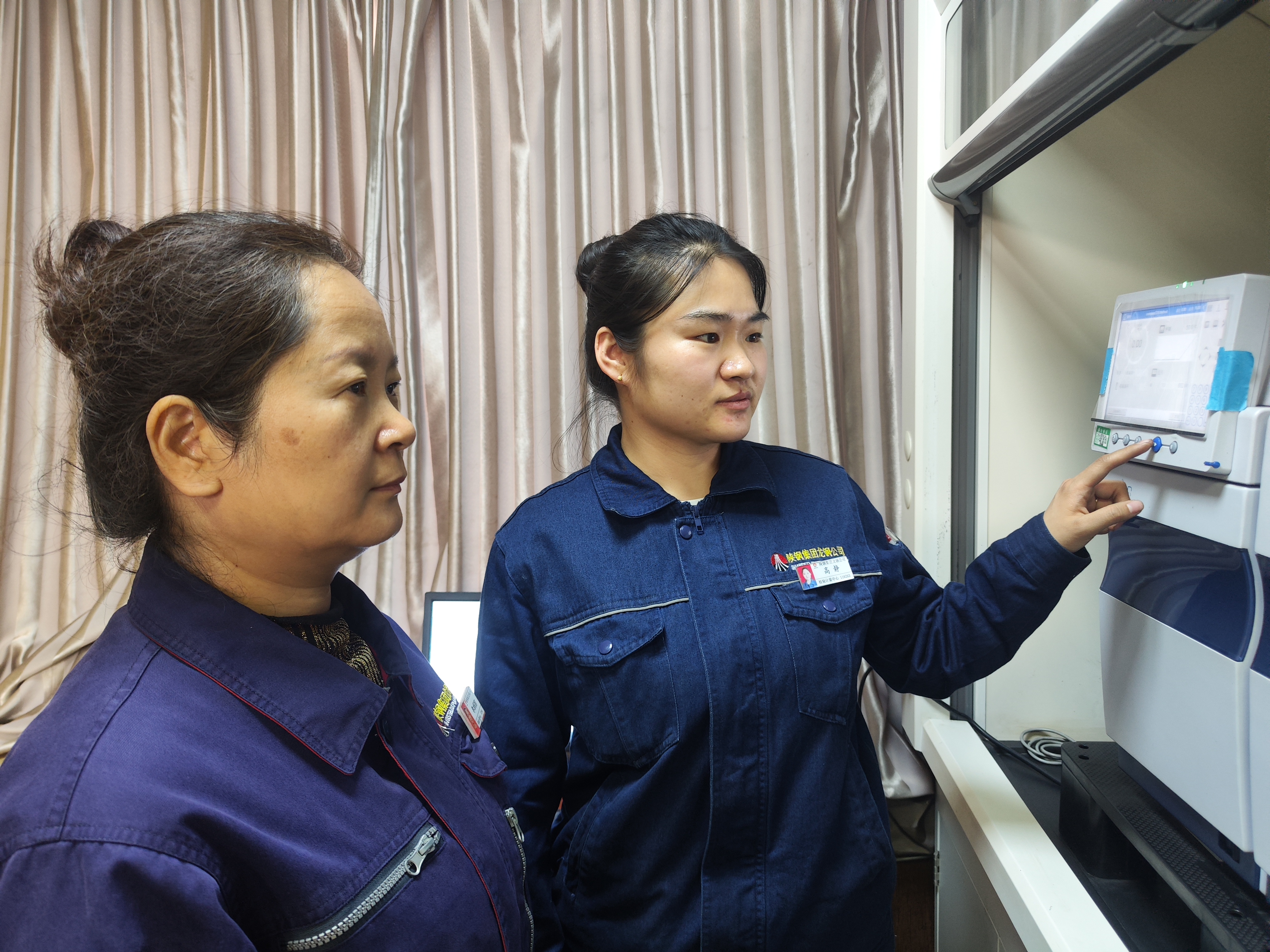 扎根鋼鐵沃土 青春自會拔節生長——龍鋼公司檢驗計量專業人才培養工作側記 扎根鋼鐵沃土 青春自會拔節生長——龍鋼公司檢驗計量專業人才培養工作側記