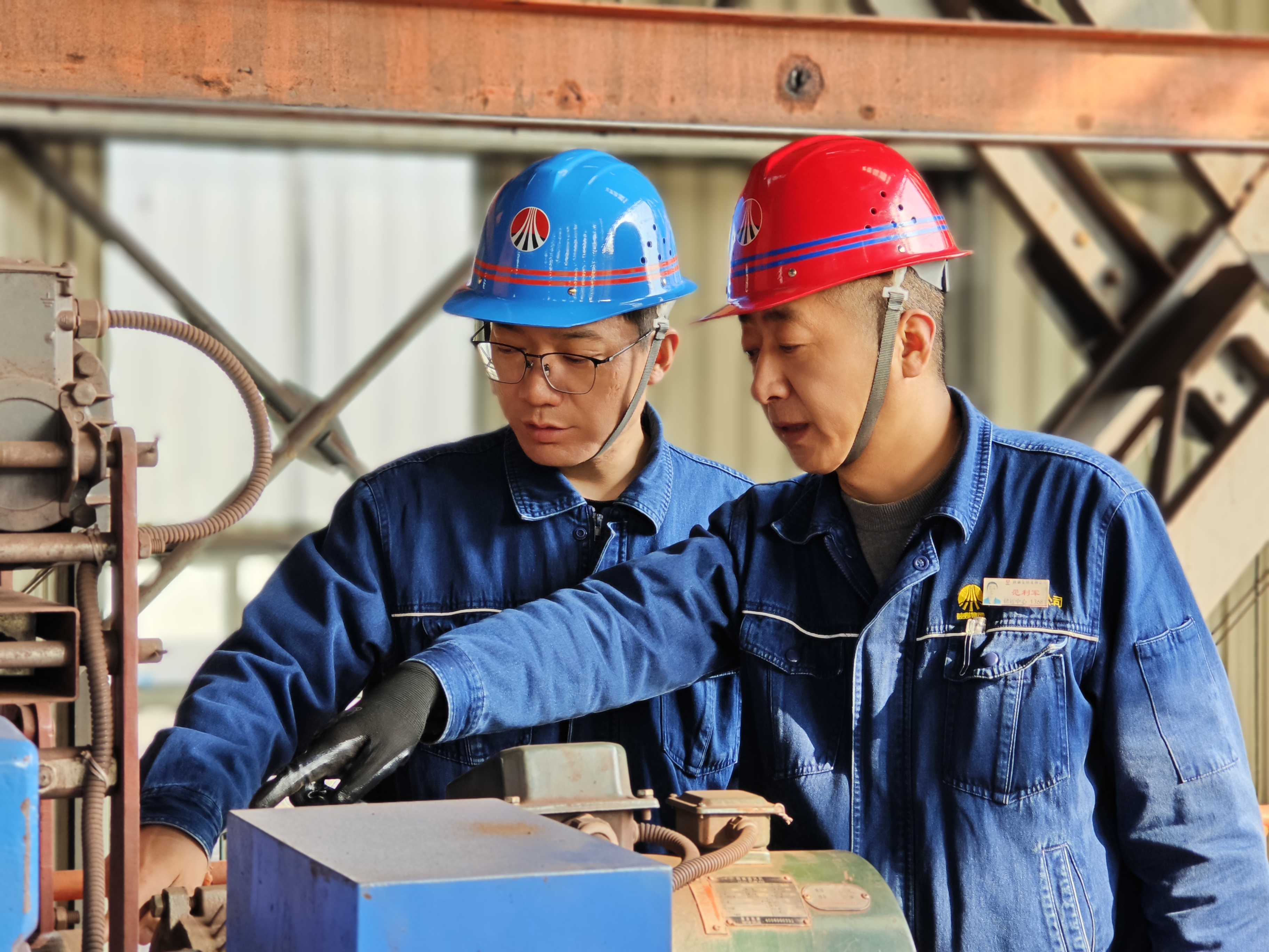 “青力”護航 安全同行 “青力”護航 安全同行