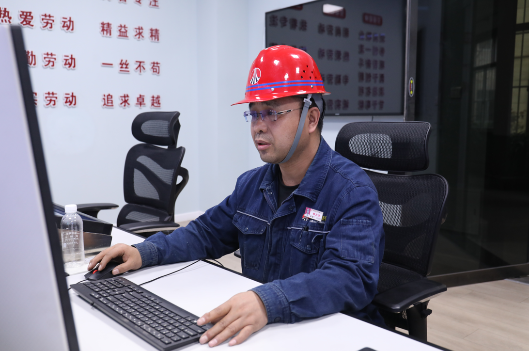 淬煉攻堅“鋼”性 鍛造發展鐵軍 淬煉攻堅“鋼”性 鍛造發展鐵軍