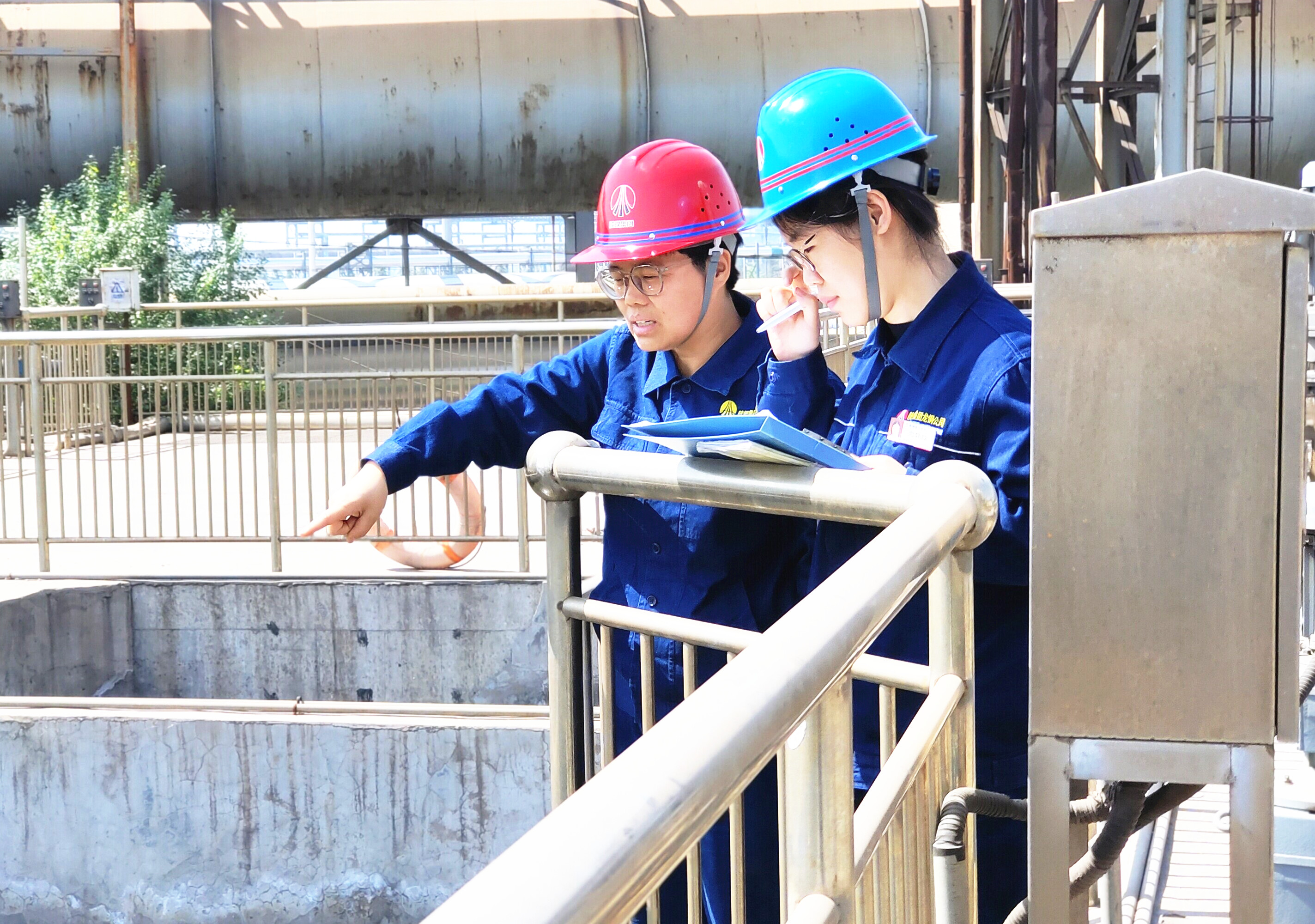 碧水映丹心 巾幗綻芳華——記陜鋼集團(tuán)2023—2024年度勞動(dòng)模范劉婷 碧水映丹心 巾幗綻芳華——記陜鋼集團(tuán)2023—2024年度勞動(dòng)模范劉婷