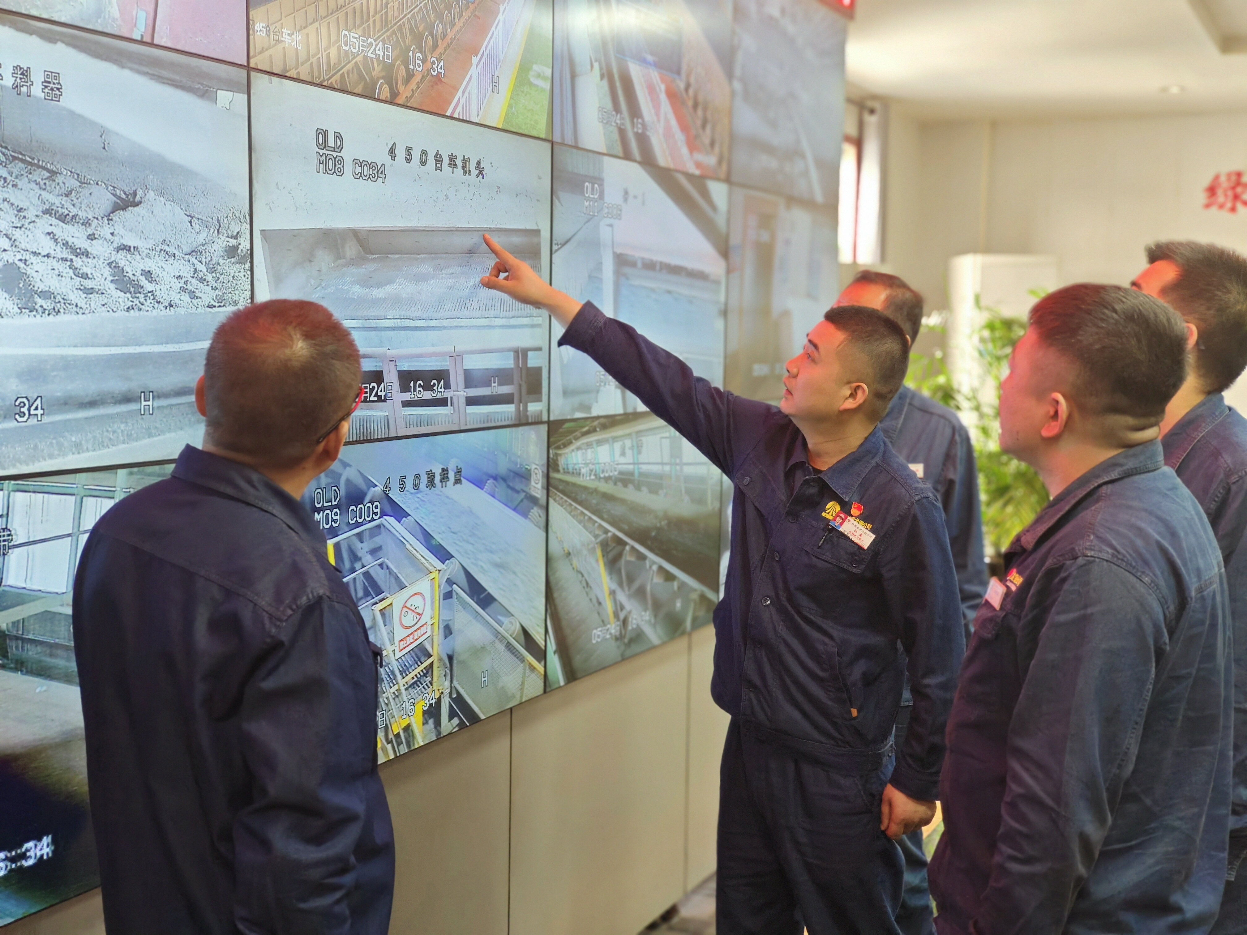 二十載臺車熱浪熔鑄鋼鐵匠心——記陜鋼集團2023—2024年度勞動模范杜鑫 二十載臺車熱浪熔鑄鋼鐵匠心——記陜鋼集團2023—2024年度勞動模范杜鑫