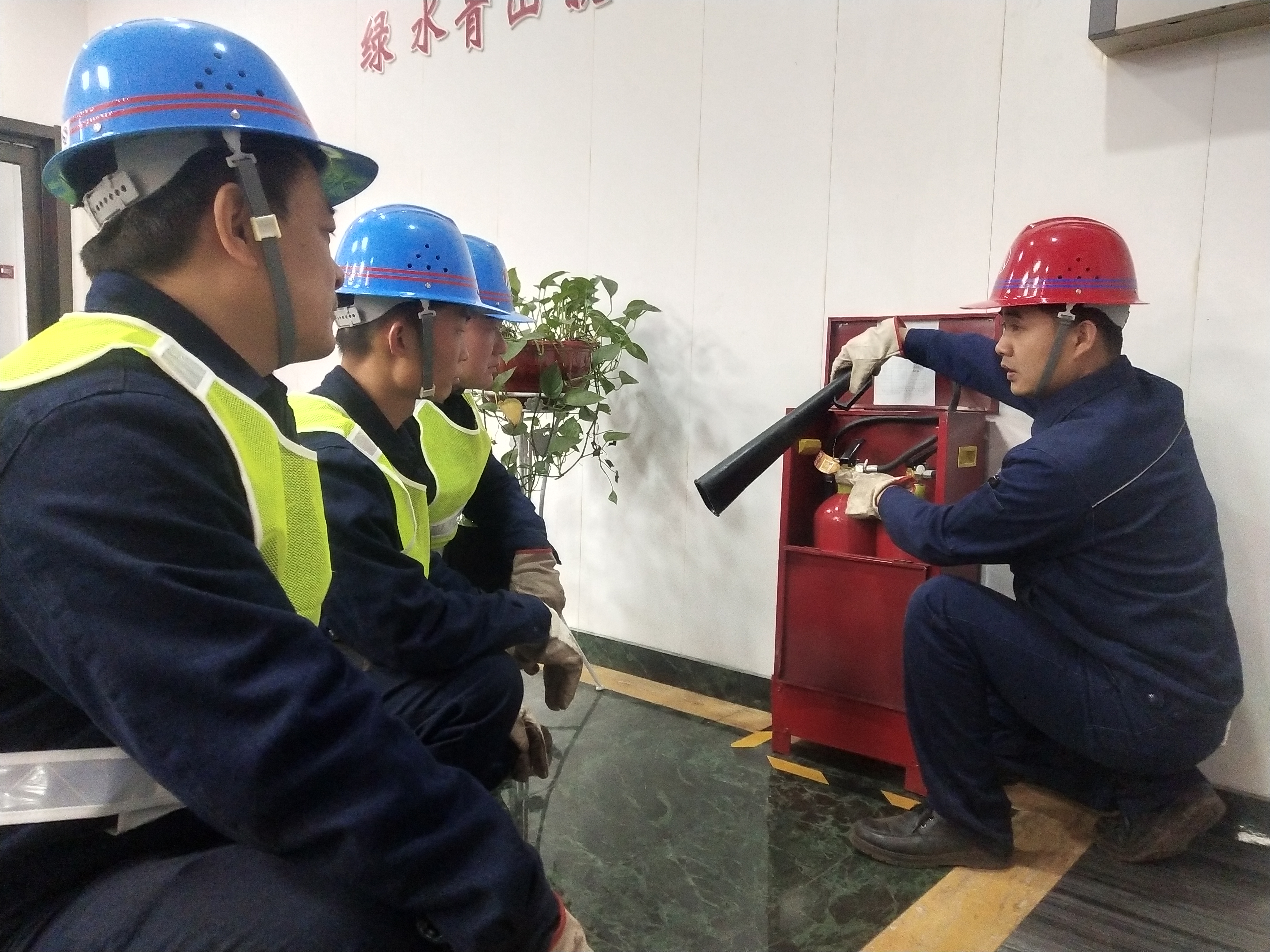 二十載臺車熱浪熔鑄鋼鐵匠心——記陜鋼集團2023—2024年度勞動模范杜鑫 二十載臺車熱浪熔鑄鋼鐵匠心——記陜鋼集團2023—2024年度勞動模范杜鑫