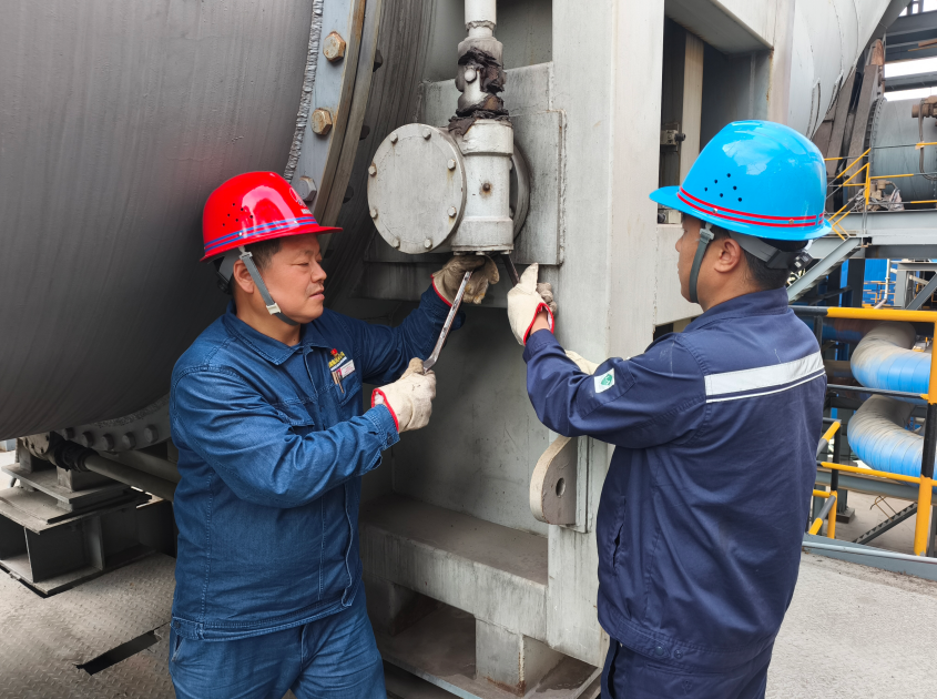 淬火成鋼鑄鐵軍 實干礪劍破困局 淬火成鋼鑄鐵軍 實干礪劍破困局